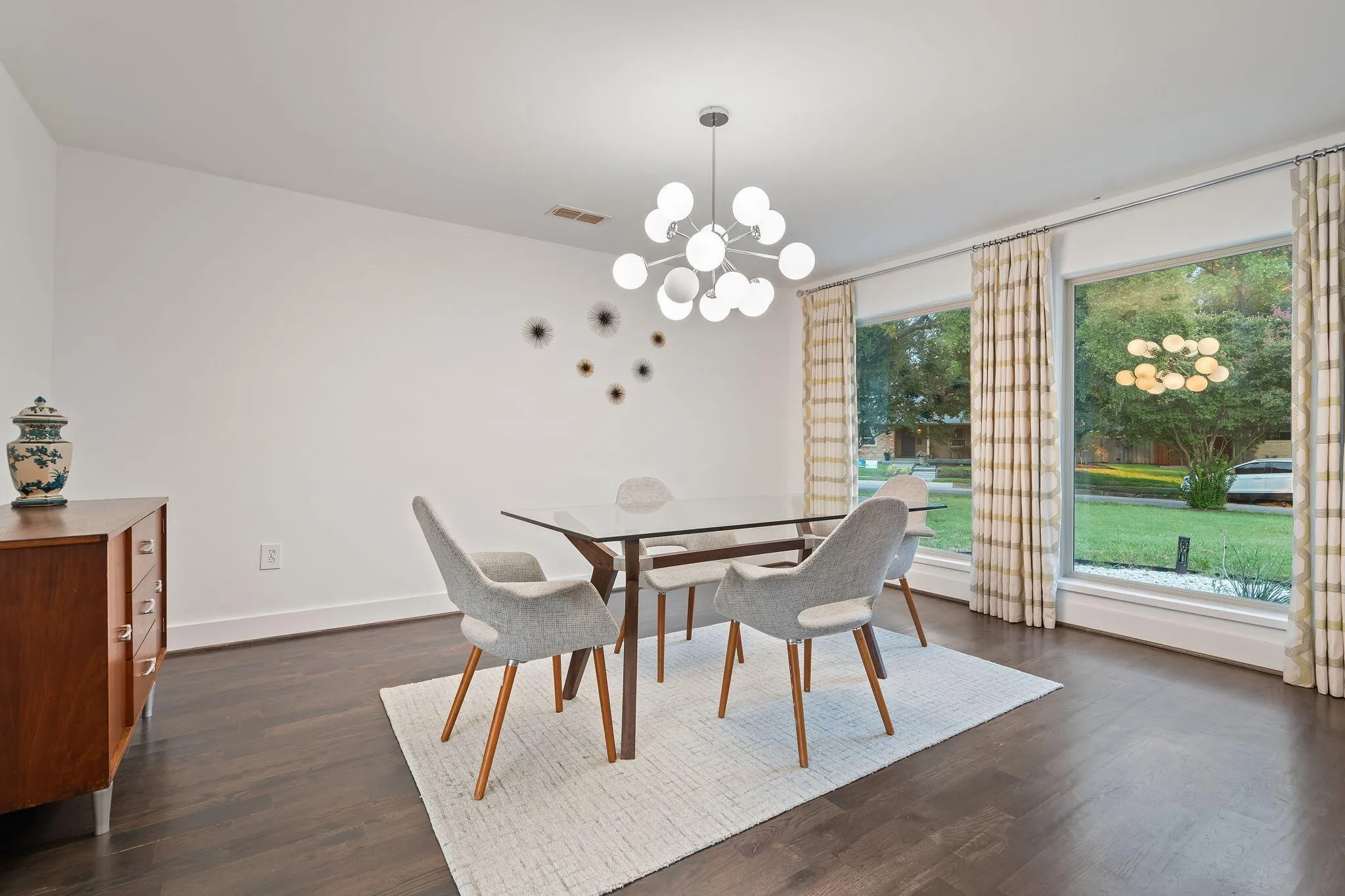 Single Family Residence For Sale in Dallas County , 3427 Saint Cloud Circle, Dallas, Texas 75229, 4 Bedroom, 3 Bathroom, Garage spaces, 2,609 Sqft, built in 1959, mls#21201461, Real Estate Agent in Dallas, Homes For Sale in Dallas county, Homes For Sale in Dallas, Realtor in Dallas Texas, Real Estate Brokerage Independent Realty Texas, Luminita Cordes Realtor