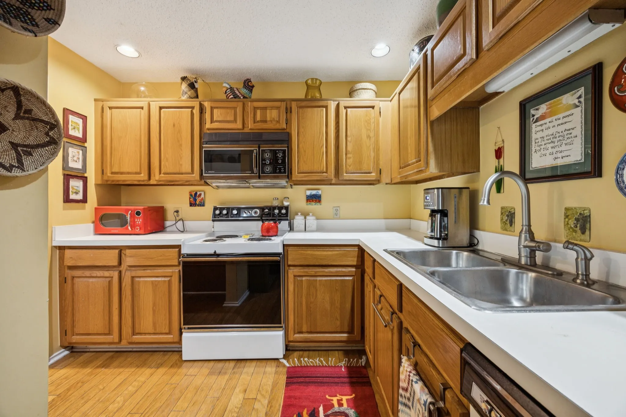 Condominium For Sale in Dallas County , 9222 Church Road 108, Dallas, Texas 75231, 2 Bedroom, 2 Bathroom, 1 Garage spaces, 1,379 Sqft, built in 1983, mls#21200648, Real Estate Agent in Dallas, Homes For Sale in Dallas county, Homes For Sale in Dallas, Realtor in Dallas Texas, Real Estate Brokerage Independent Realty Texas, Luminita Cordes Realtor