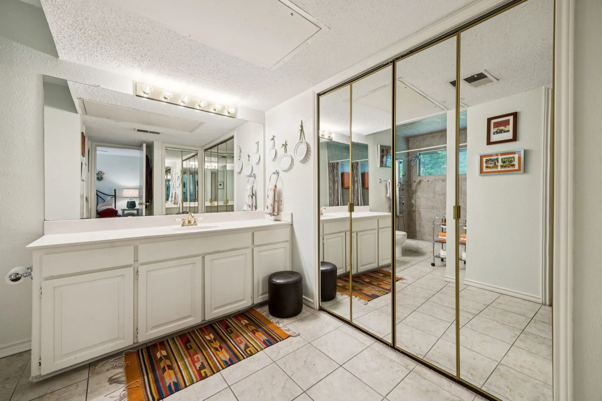 Condominium For Sale in Dallas County , 9222 Church Road 108, Dallas, Texas 75231, 2 Bedroom, 2 Bathroom, 1 Garage spaces, 1,379 Sqft, built in 1983, mls#21200648, Real Estate Agent in Dallas, Homes For Sale in Dallas county, Homes For Sale in Dallas, Realtor in Dallas Texas, Real Estate Brokerage Independent Realty Texas, Luminita Cordes Realtor