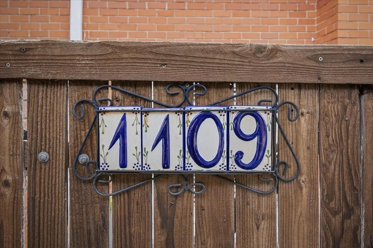 Condominium For Sale in Tarrant County , 1109 Roaring Springs Road 1109, Fort Worth, Texas 76114, 2 Bedroom, 3 Bathroom, Garage spaces, 1,735 Sqft, built in 1970, mls#21189265, Real Estate Agent in Fort Worth, Homes For Sale in Tarrant county, Homes For Sale in Fort Worth, Realtor in Fort Worth Texas, Real Estate Brokerage Independent Realty Texas, Luminita Cordes Realtor