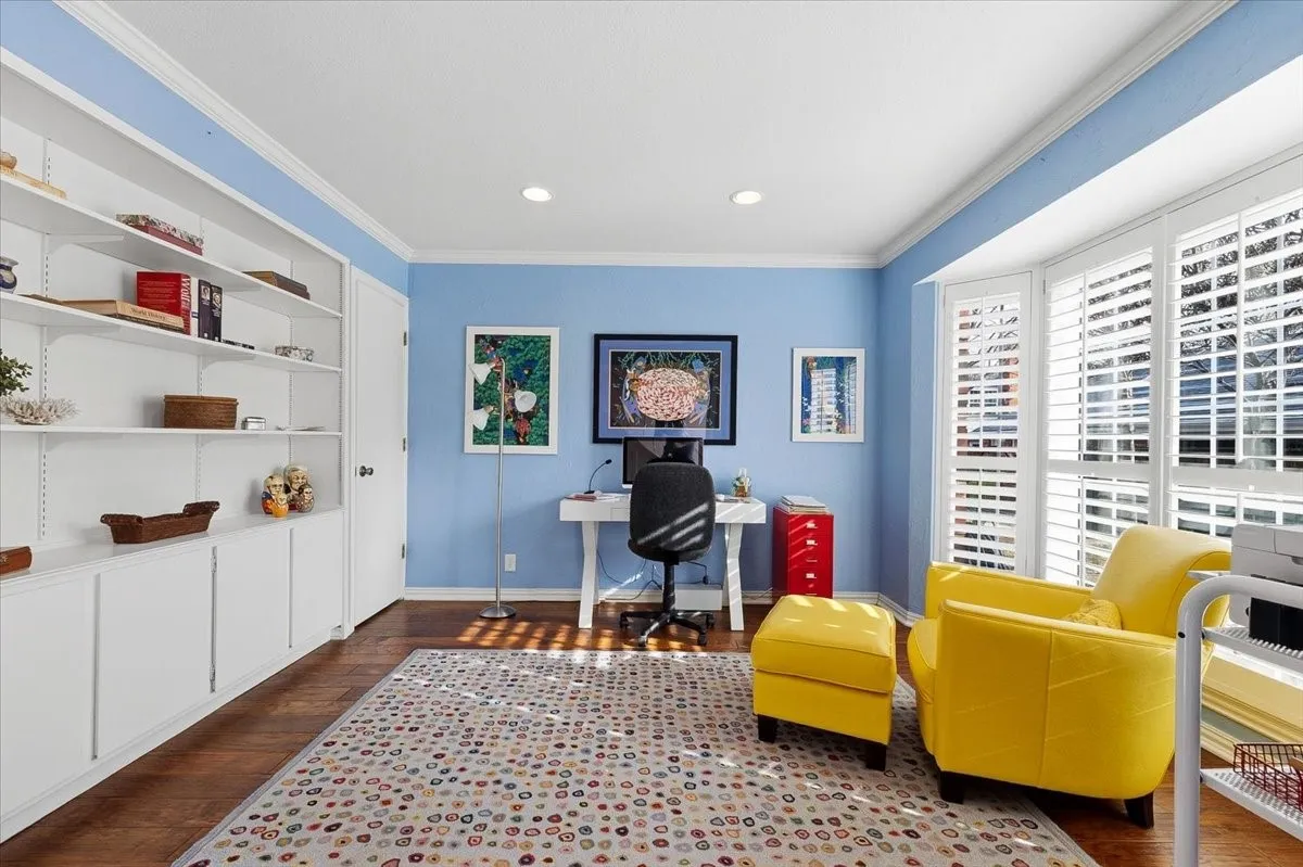 Condominium For Sale in Tarrant County , 1109 Roaring Springs Road 1109, Fort Worth, Texas 76114, 2 Bedroom, 3 Bathroom, Garage spaces, 1,735 Sqft, built in 1970, mls#21189265, Real Estate Agent in Fort Worth, Homes For Sale in Tarrant county, Homes For Sale in Fort Worth, Realtor in Fort Worth Texas, Real Estate Brokerage Independent Realty Texas, Luminita Cordes Realtor