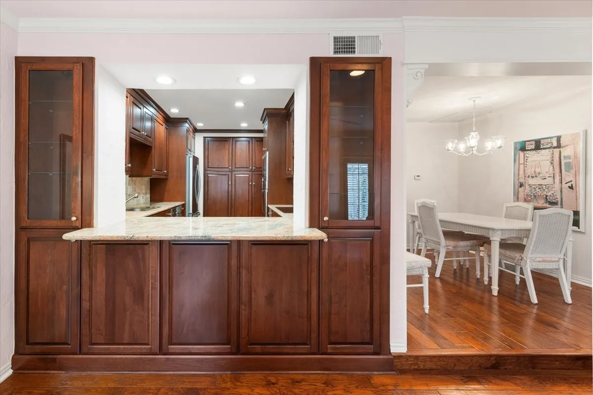 Condominium For Sale in Tarrant County , 1109 Roaring Springs Road 1109, Fort Worth, Texas 76114, 2 Bedroom, 3 Bathroom, Garage spaces, 1,735 Sqft, built in 1970, mls#21189265, Real Estate Agent in Fort Worth, Homes For Sale in Tarrant county, Homes For Sale in Fort Worth, Realtor in Fort Worth Texas, Real Estate Brokerage Independent Realty Texas, Luminita Cordes Realtor