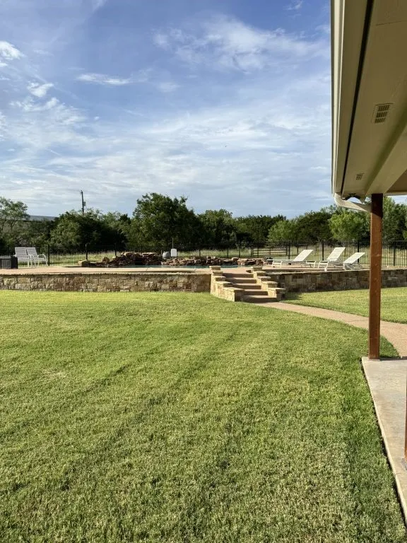 Single Family Residence For Sale in Parker County , 153 Twin Springs Ranch Lane, Weatherford, Texas 76087, 4 Bedroom, 3 Bathroom, 2 Garage spaces, 2,716 Sqft, built in 2003, Preowned, mls#21201501, Real Estate Agent in Weatherford, Homes For Sale in Parker county, Homes For Sale in Weatherford, Realtor in Weatherford Texas, Real Estate Brokerage Independent Realty Texas, Luminita Cordes Realtor