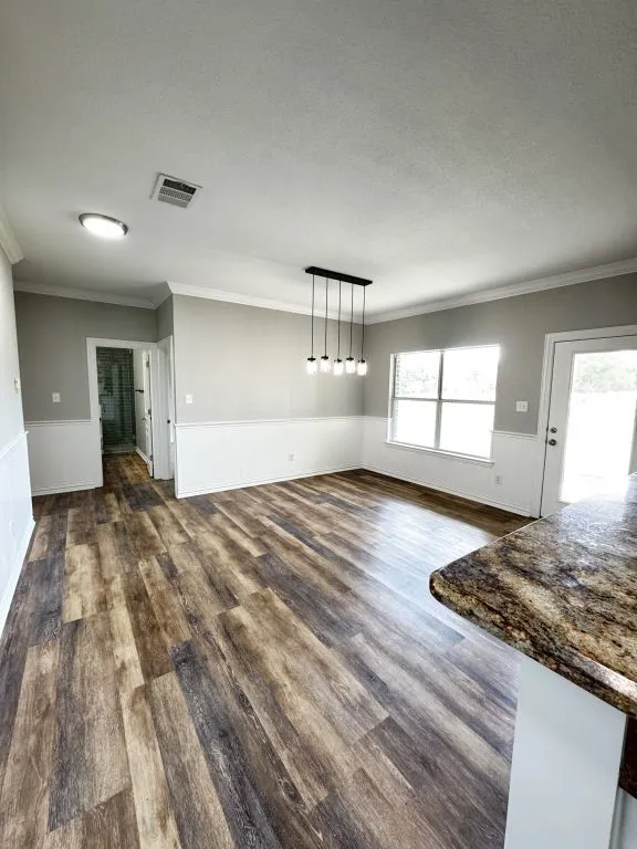 Single Family Residence For Sale in Parker County , 153 Twin Springs Ranch Lane, Weatherford, Texas 76087, 4 Bedroom, 3 Bathroom, 2 Garage spaces, 2,716 Sqft, built in 2003, Preowned, mls#21201501, Real Estate Agent in Weatherford, Homes For Sale in Parker county, Homes For Sale in Weatherford, Realtor in Weatherford Texas, Real Estate Brokerage Independent Realty Texas, Luminita Cordes Realtor
