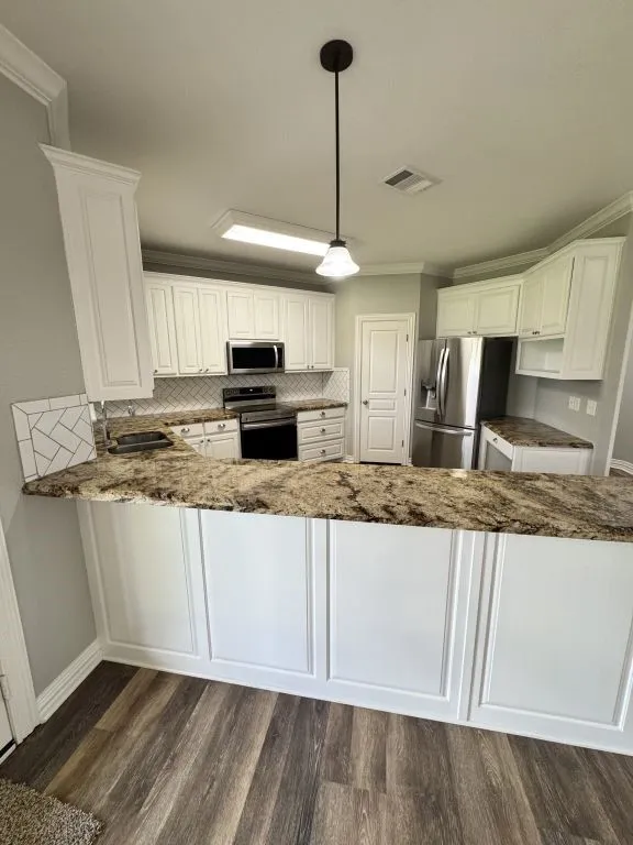 Single Family Residence For Sale in Parker County , 153 Twin Springs Ranch Lane, Weatherford, Texas 76087, 4 Bedroom, 3 Bathroom, 2 Garage spaces, 2,716 Sqft, built in 2003, Preowned, mls#21201501, Real Estate Agent in Weatherford, Homes For Sale in Parker county, Homes For Sale in Weatherford, Realtor in Weatherford Texas, Real Estate Brokerage Independent Realty Texas, Luminita Cordes Realtor
