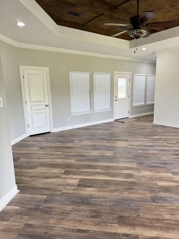 Single Family Residence For Sale in Parker County , 153 Twin Springs Ranch Lane, Weatherford, Texas 76087, 4 Bedroom, 3 Bathroom, 2 Garage spaces, 2,716 Sqft, built in 2003, Preowned, mls#21201501, Real Estate Agent in Weatherford, Homes For Sale in Parker county, Homes For Sale in Weatherford, Realtor in Weatherford Texas, Real Estate Brokerage Independent Realty Texas, Luminita Cordes Realtor