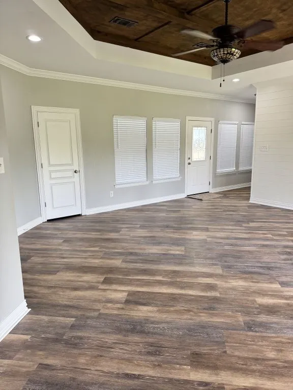 Single Family Residence For Sale in Parker County , 153 Twin Springs Ranch Lane, Weatherford, Texas 76087, 4 Bedroom, 3 Bathroom, 2 Garage spaces, 2,716 Sqft, built in 2003, Preowned, mls#21201501, Real Estate Agent in Weatherford, Homes For Sale in Parker county, Homes For Sale in Weatherford, Realtor in Weatherford Texas, Real Estate Brokerage Independent Realty Texas, Luminita Cordes Realtor
