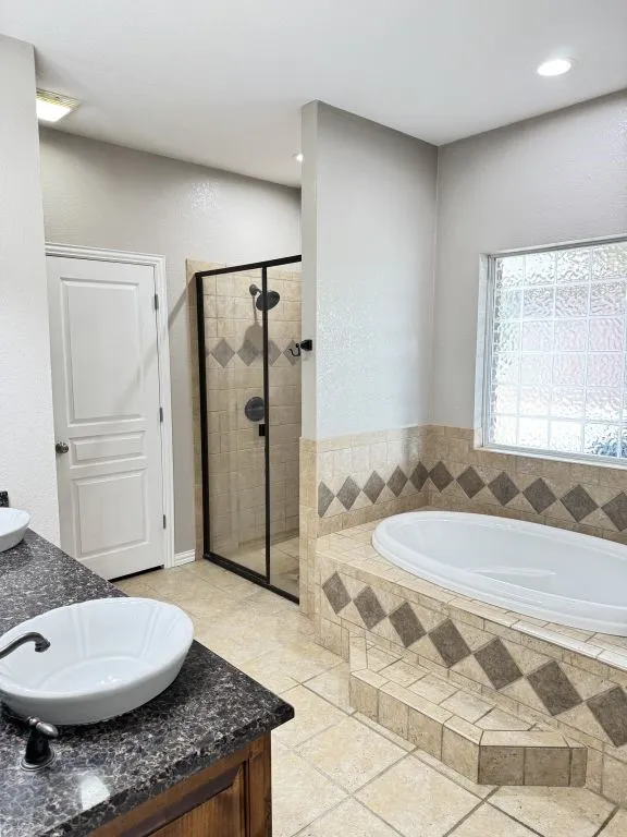 Single Family Residence For Sale in Parker County , 153 Twin Springs Ranch Lane, Weatherford, Texas 76087, 4 Bedroom, 3 Bathroom, 2 Garage spaces, 2,716 Sqft, built in 2003, Preowned, mls#21201501, Real Estate Agent in Weatherford, Homes For Sale in Parker county, Homes For Sale in Weatherford, Realtor in Weatherford Texas, Real Estate Brokerage Independent Realty Texas, Luminita Cordes Realtor