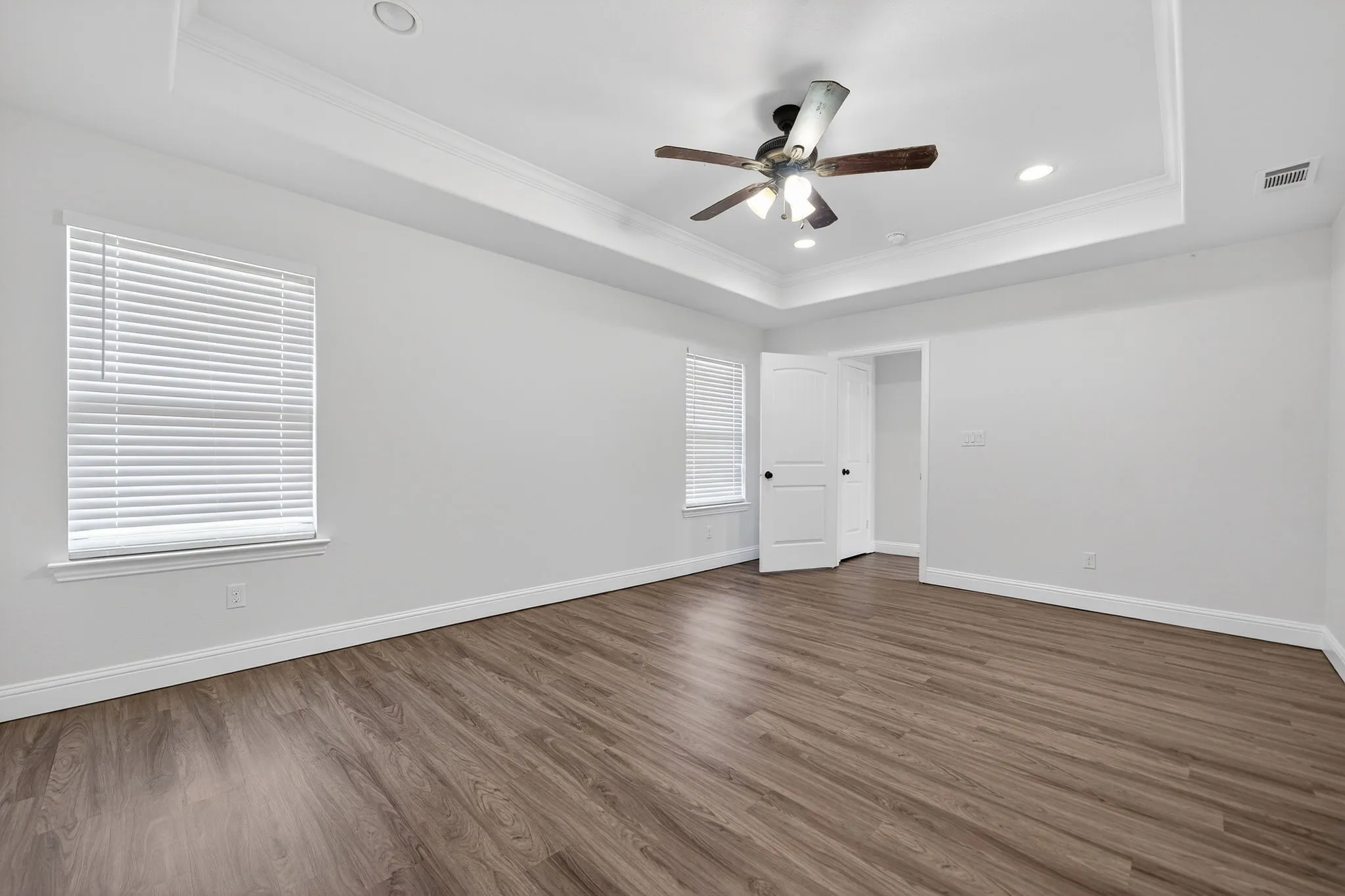 Single Family Residence For Sale in Hunt County , 118 Vaughn Lane, Quinlan, Texas 75474, 3 Bedroom, 2 Bathroom, 2 Garage spaces, 1,612 Sqft, built in 2014, mls#21201518, Real Estate Agent in Quinlan, Homes For Sale in Hunt county, Homes For Sale in Quinlan, Realtor in Quinlan Texas, Real Estate Brokerage Independent Realty Texas, Luminita Cordes Realtor