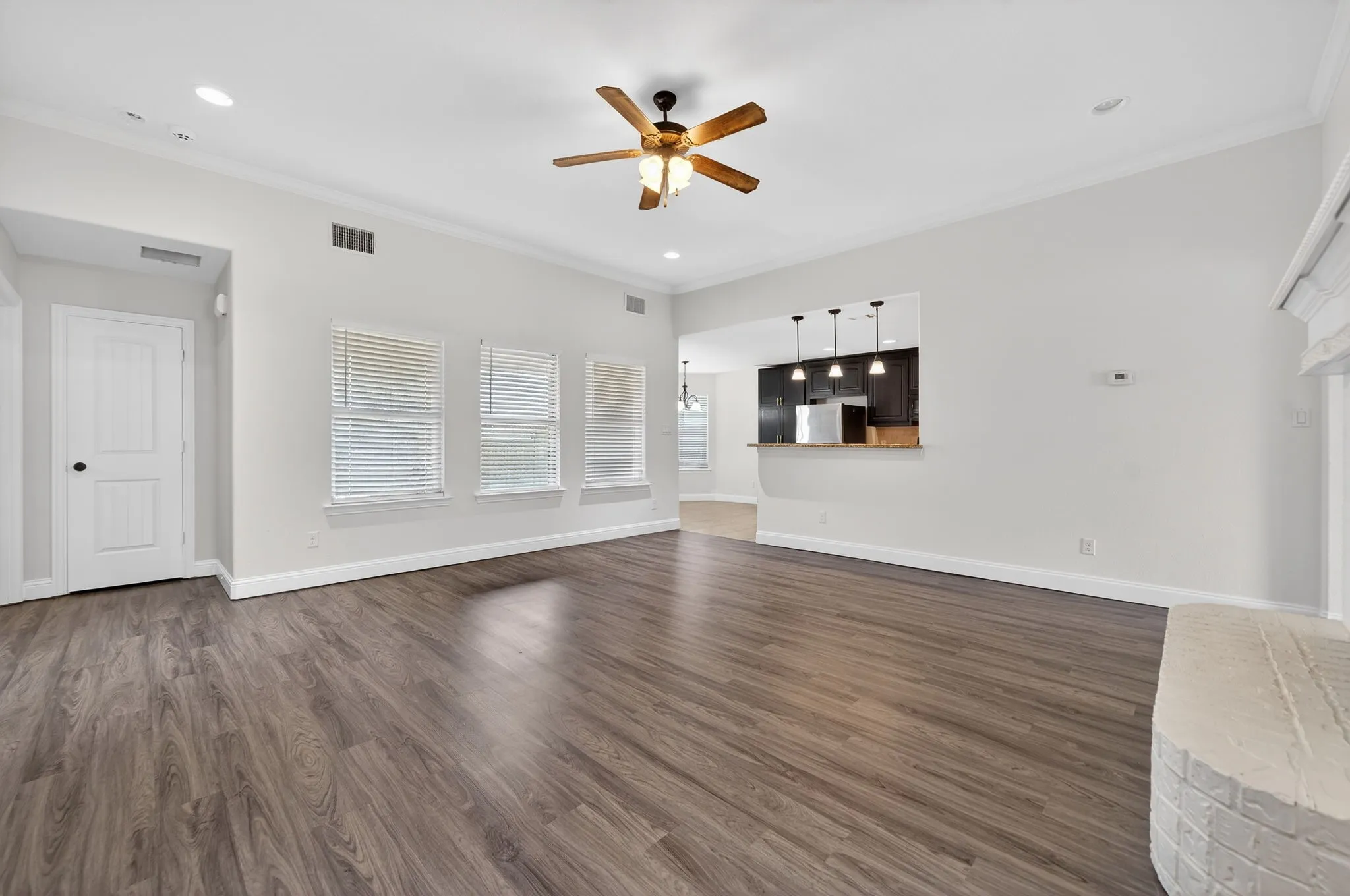 Single Family Residence For Sale in Hunt County , 118 Vaughn Lane, Quinlan, Texas 75474, 3 Bedroom, 2 Bathroom, 2 Garage spaces, 1,612 Sqft, built in 2014, mls#21201518, Real Estate Agent in Quinlan, Homes For Sale in Hunt county, Homes For Sale in Quinlan, Realtor in Quinlan Texas, Real Estate Brokerage Independent Realty Texas, Luminita Cordes Realtor