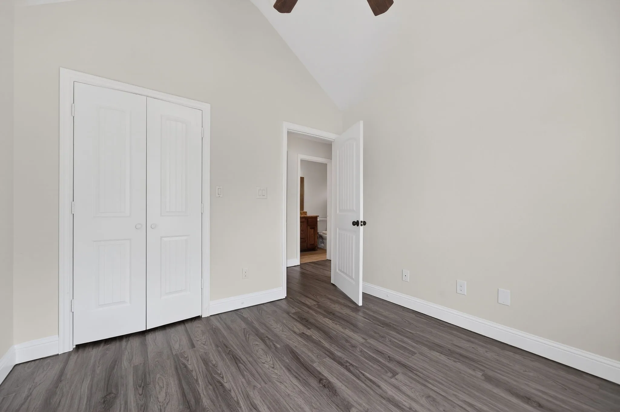 Single Family Residence For Sale in Hunt County , 118 Vaughn Lane, Quinlan, Texas 75474, 3 Bedroom, 2 Bathroom, 2 Garage spaces, 1,612 Sqft, built in 2014, mls#21201518, Real Estate Agent in Quinlan, Homes For Sale in Hunt county, Homes For Sale in Quinlan, Realtor in Quinlan Texas, Real Estate Brokerage Independent Realty Texas, Luminita Cordes Realtor