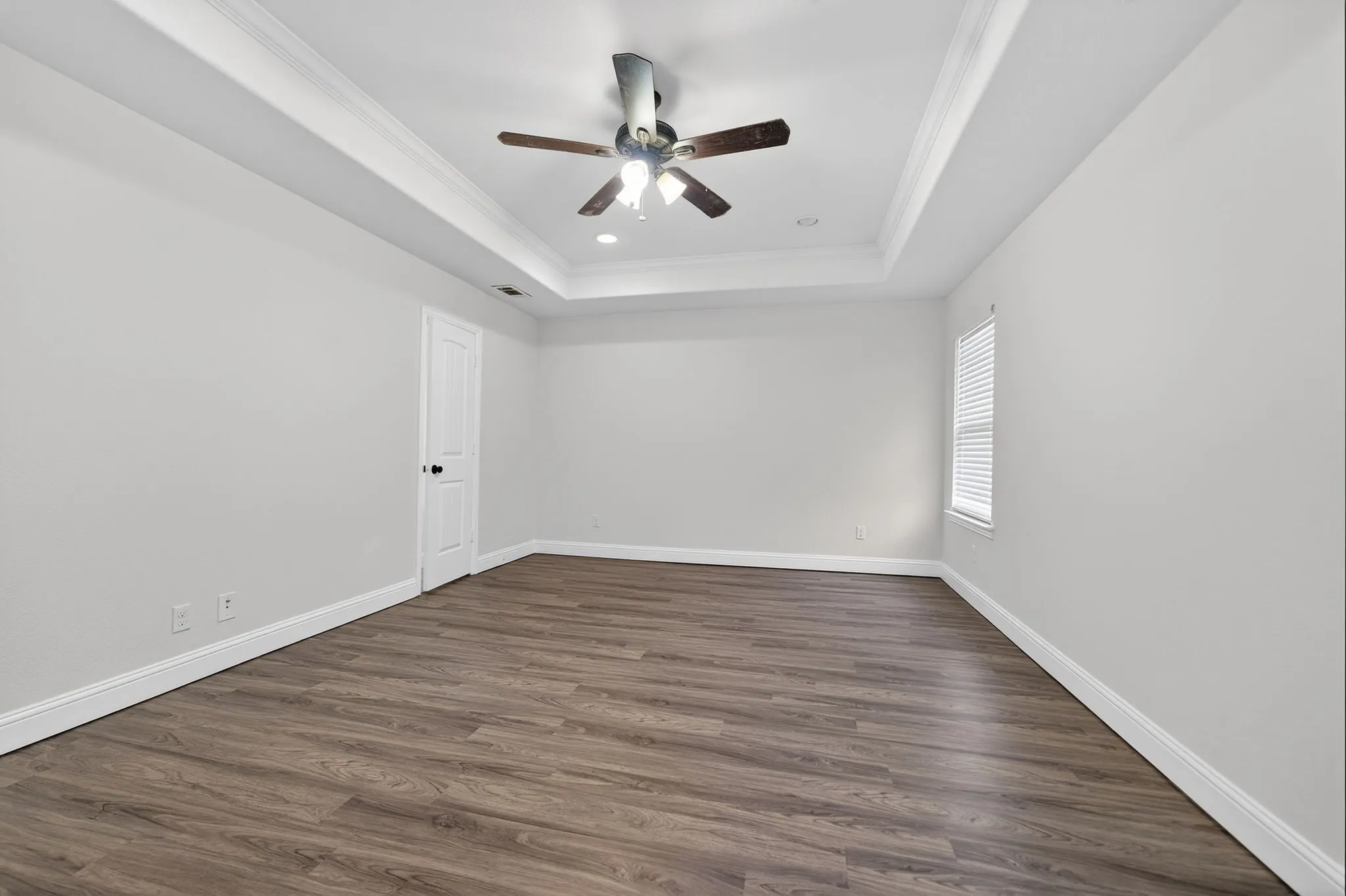 Single Family Residence For Sale in Hunt County , 118 Vaughn Lane, Quinlan, Texas 75474, 3 Bedroom, 2 Bathroom, 2 Garage spaces, 1,612 Sqft, built in 2014, mls#21201518, Real Estate Agent in Quinlan, Homes For Sale in Hunt county, Homes For Sale in Quinlan, Realtor in Quinlan Texas, Real Estate Brokerage Independent Realty Texas, Luminita Cordes Realtor