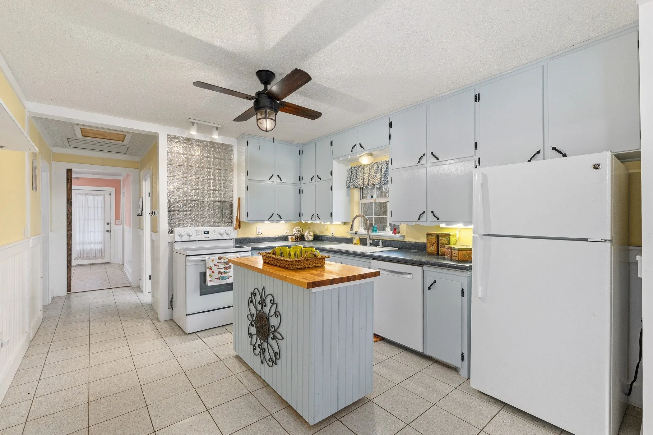 TWO HOMES | 3,197 SF COMBINED | 5 BEDROOMS | 3.5 BATHS | 16.9 ACRES