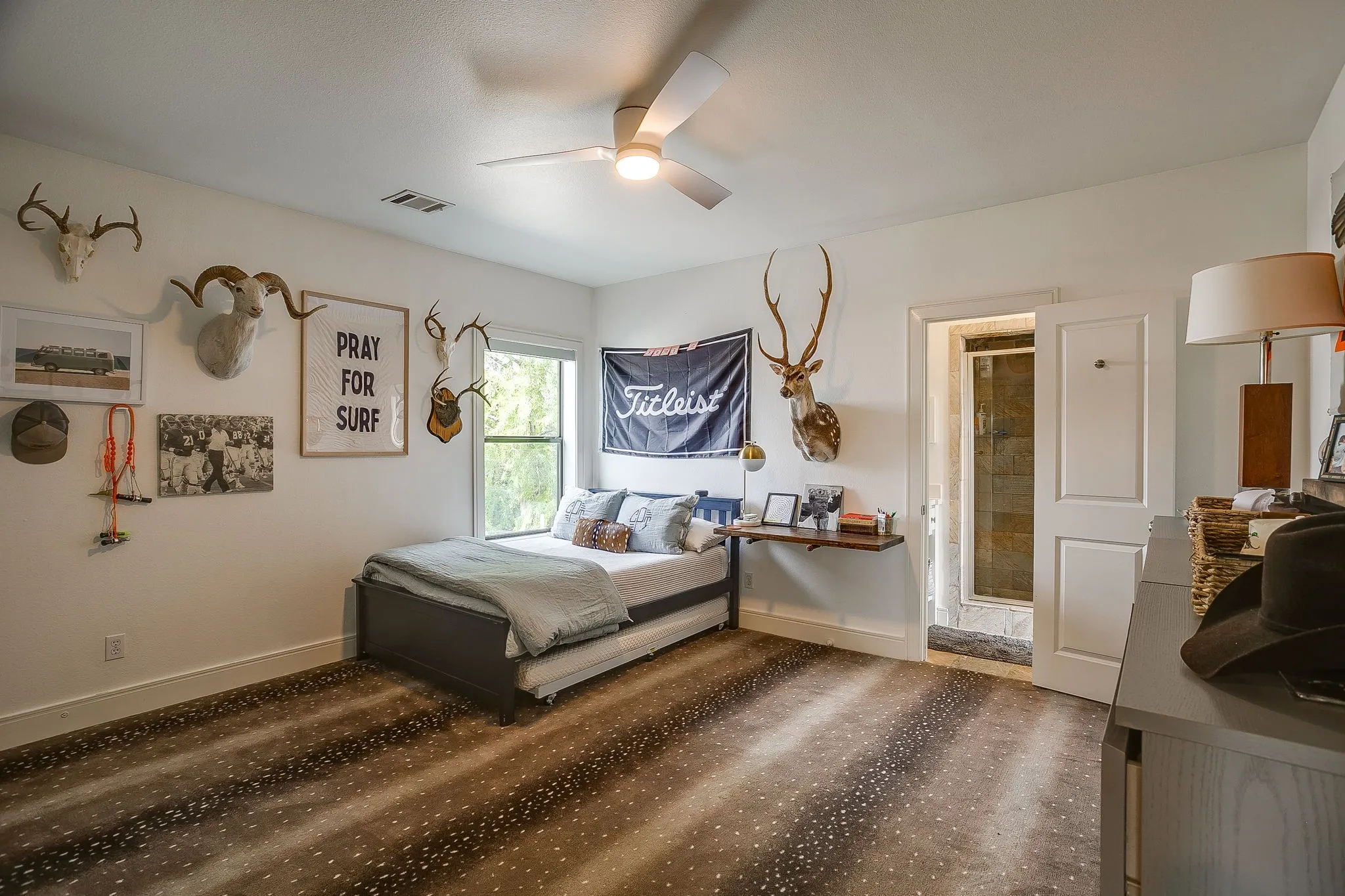 Single Family Residence For Sale in Parker County , 357 Wood Lake Road, Aledo, Texas 76008, 5 Bedroom, 5 Bathroom, 2 Garage spaces, 3,429 Sqft, built in 2005, Preowned, mls#21193604, Real Estate Agent in Aledo, Homes For Sale in Parker county, Homes For Sale in Aledo, Realtor in Aledo Texas, Real Estate Brokerage Independent Realty Texas, Luminita Cordes Realtor