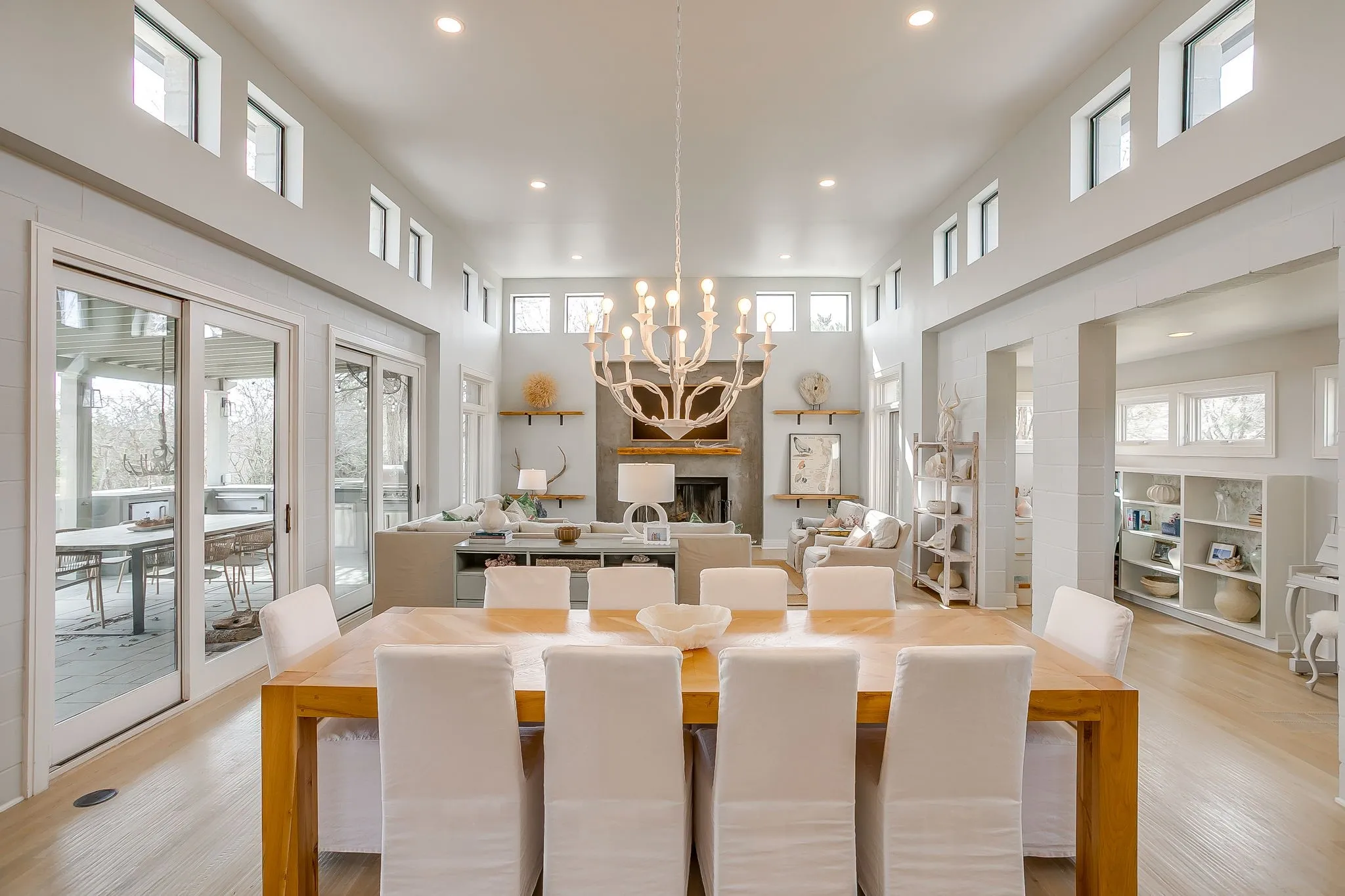 Single Family Residence For Sale in Parker County , 357 Wood Lake Road, Aledo, Texas 76008, 5 Bedroom, 5 Bathroom, 2 Garage spaces, 3,429 Sqft, built in 2005, Preowned, mls#21193604, Real Estate Agent in Aledo, Homes For Sale in Parker county, Homes For Sale in Aledo, Realtor in Aledo Texas, Real Estate Brokerage Independent Realty Texas, Luminita Cordes Realtor