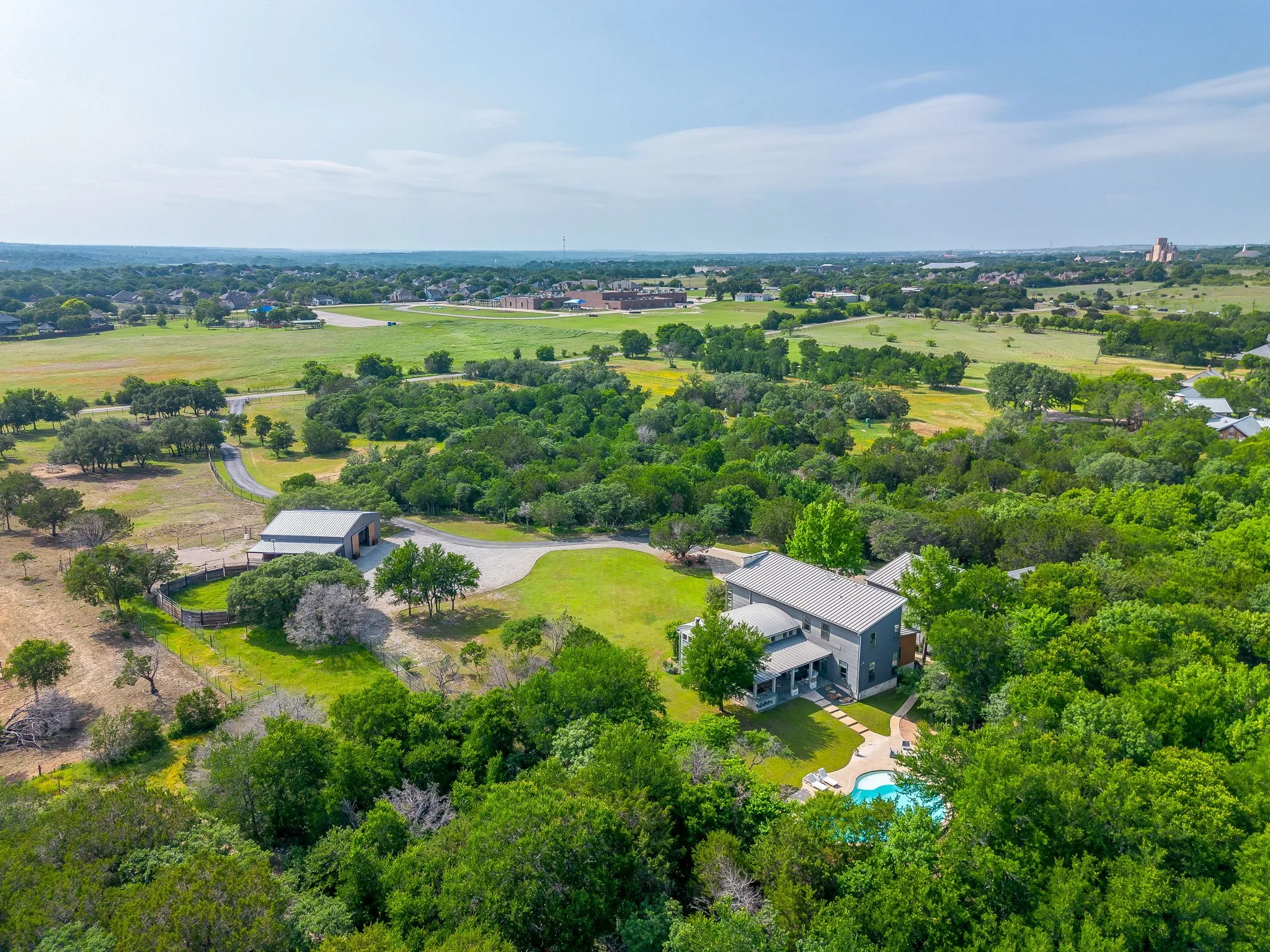 Single Family Residence For Sale in Parker County , 357 Wood Lake Road, Aledo, Texas 76008, 5 Bedroom, 5 Bathroom, 2 Garage spaces, 3,429 Sqft, built in 2005, Preowned, mls#21193604, Real Estate Agent in Aledo, Homes For Sale in Parker county, Homes For Sale in Aledo, Realtor in Aledo Texas, Real Estate Brokerage Independent Realty Texas, Luminita Cordes Realtor