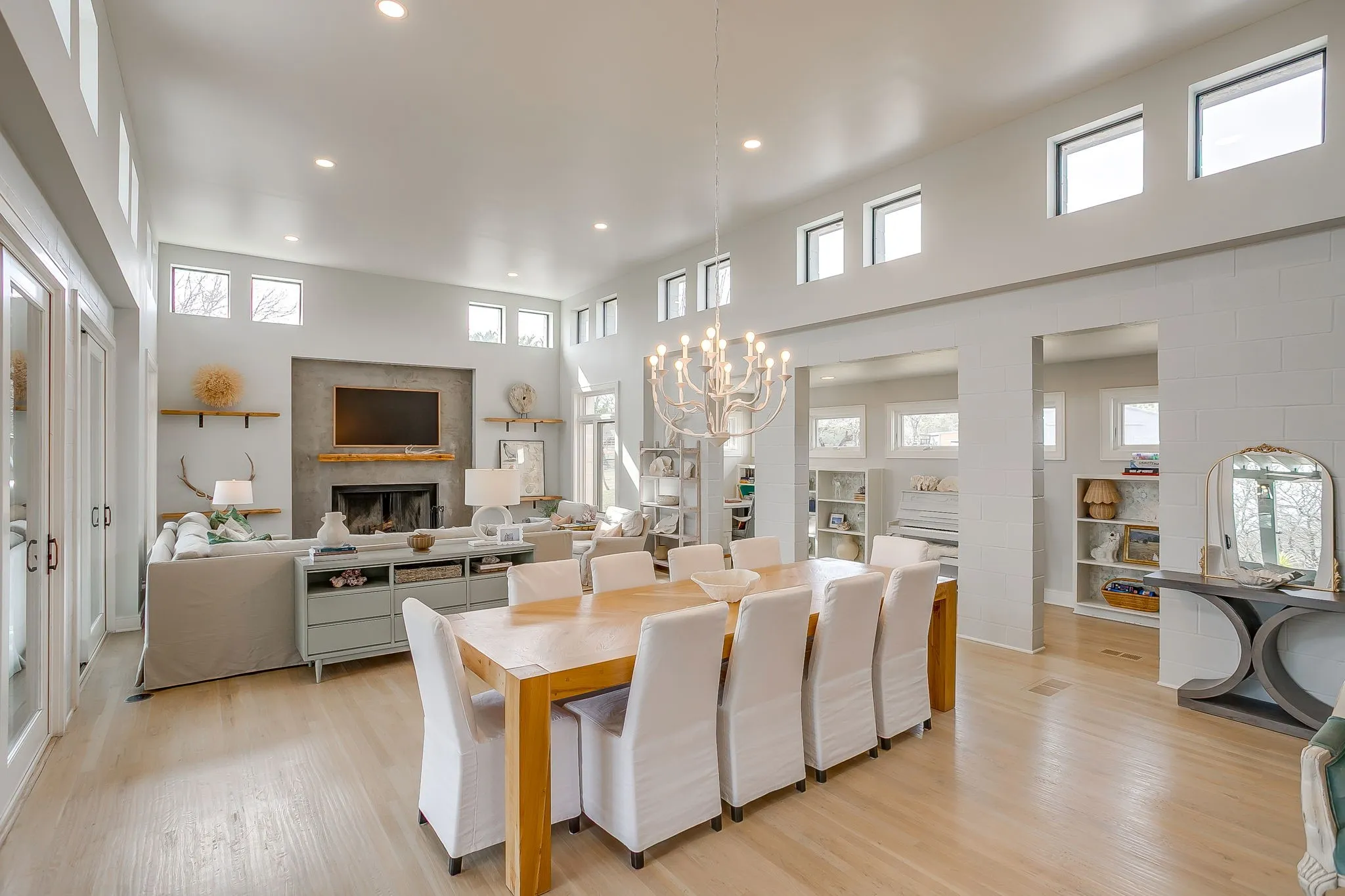 Single Family Residence For Sale in Parker County , 357 Wood Lake Road, Aledo, Texas 76008, 5 Bedroom, 5 Bathroom, 2 Garage spaces, 3,429 Sqft, built in 2005, Preowned, mls#21193604, Real Estate Agent in Aledo, Homes For Sale in Parker county, Homes For Sale in Aledo, Realtor in Aledo Texas, Real Estate Brokerage Independent Realty Texas, Luminita Cordes Realtor