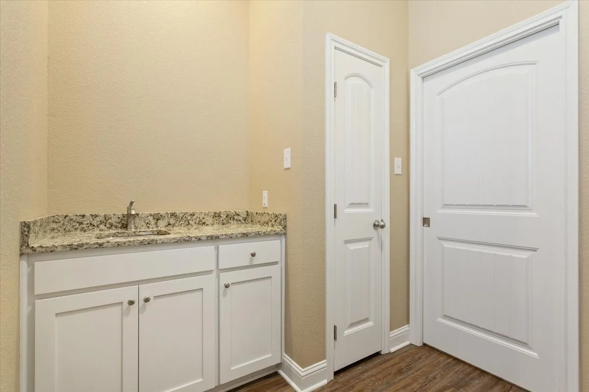 Single Family Residence For Sale in Mc Lennan County , 14356 China Spring Road, China Spring, Texas 76633, 3 Bedrooms, 3 Bathrooms, 2 Garage spaces, 2,495 Sqft, built in 2019, Preowned, Price $587,000, mls#21196393, Real Estate Agent in China Spring, Homes For Sale in Mc Lennan county, Homes For Sale in China Spring, Realtor in China Spring Texas, Real Estate Brokerage Independent Realty Texas, Luminita Cordes Realtor