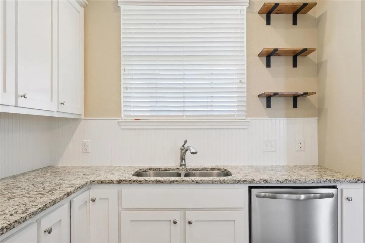 Single Family Residence For Sale in Mc Lennan County , 14356 China Spring Road, China Spring, Texas 76633, 3 Bedrooms, 3 Bathrooms, 2 Garage spaces, 2,495 Sqft, built in 2019, Preowned, Price $587,000, mls#21196393, Real Estate Agent in China Spring, Homes For Sale in Mc Lennan county, Homes For Sale in China Spring, Realtor in China Spring Texas, Real Estate Brokerage Independent Realty Texas, Luminita Cordes Realtor