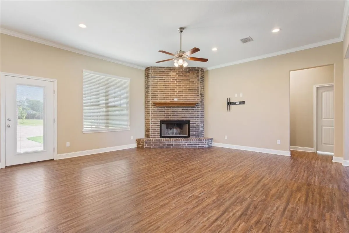 Single Family Residence For Sale in Mc Lennan County , 14356 China Spring Road, China Spring, Texas 76633, 3 Bedrooms, 3 Bathrooms, 2 Garage spaces, 2,495 Sqft, built in 2019, Preowned, Price $587,000, mls#21196393, Real Estate Agent in China Spring, Homes For Sale in Mc Lennan county, Homes For Sale in China Spring, Realtor in China Spring Texas, Real Estate Brokerage Independent Realty Texas, Luminita Cordes Realtor