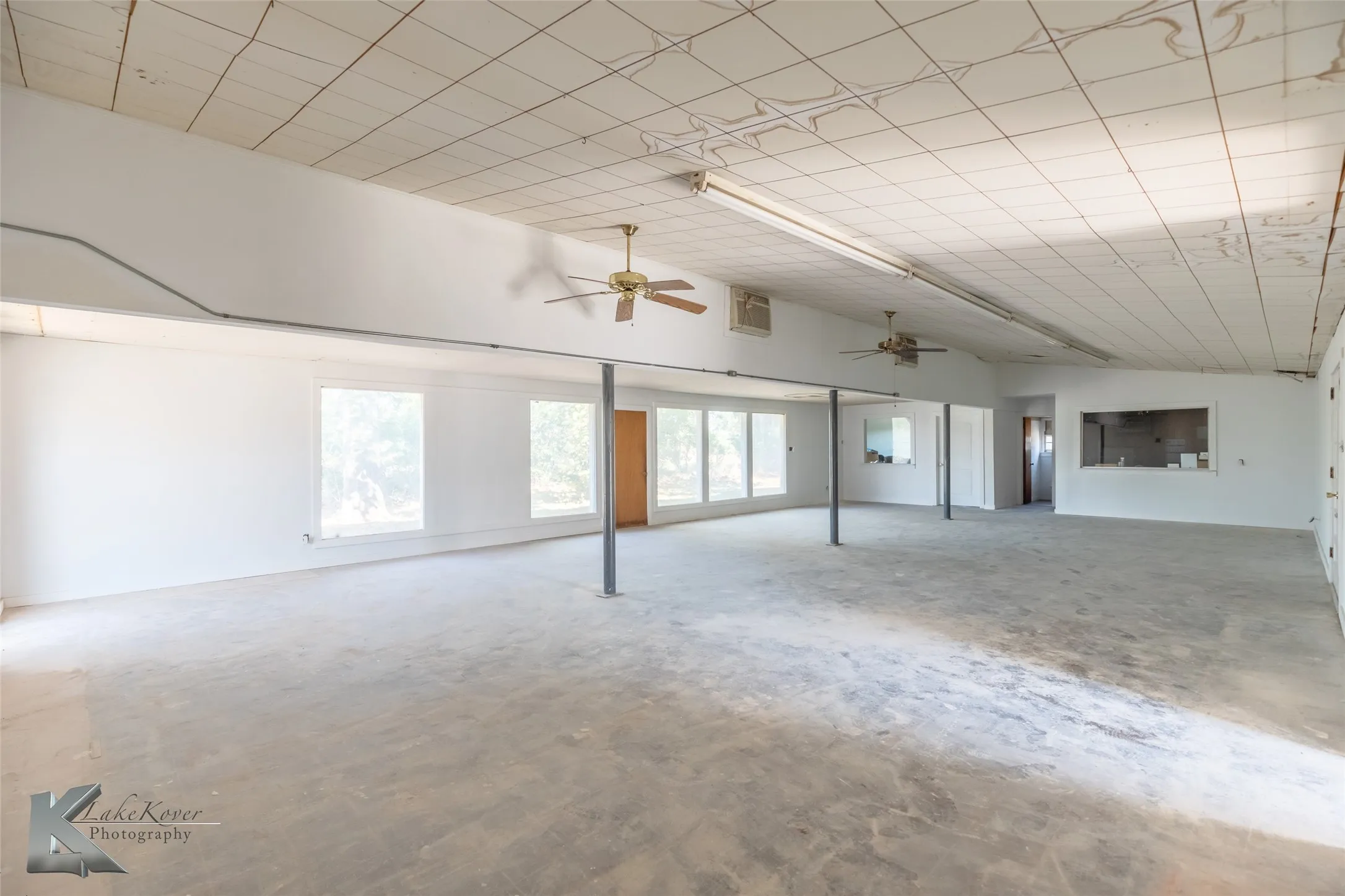 Industrial For Sale in Taylor County , 133 Treadaway Boulevard S, Abilene, Texas 79602, 0, 0, Garage spaces, 0 Sqft, built in 1962, Preowned, mls#21201597, Real Estate Agent in Abilene, Homes For Sale in Taylor county, Homes For Sale in Abilene, Realtor in Abilene Texas, Real Estate Brokerage Independent Realty Texas, Luminita Cordes Realtor