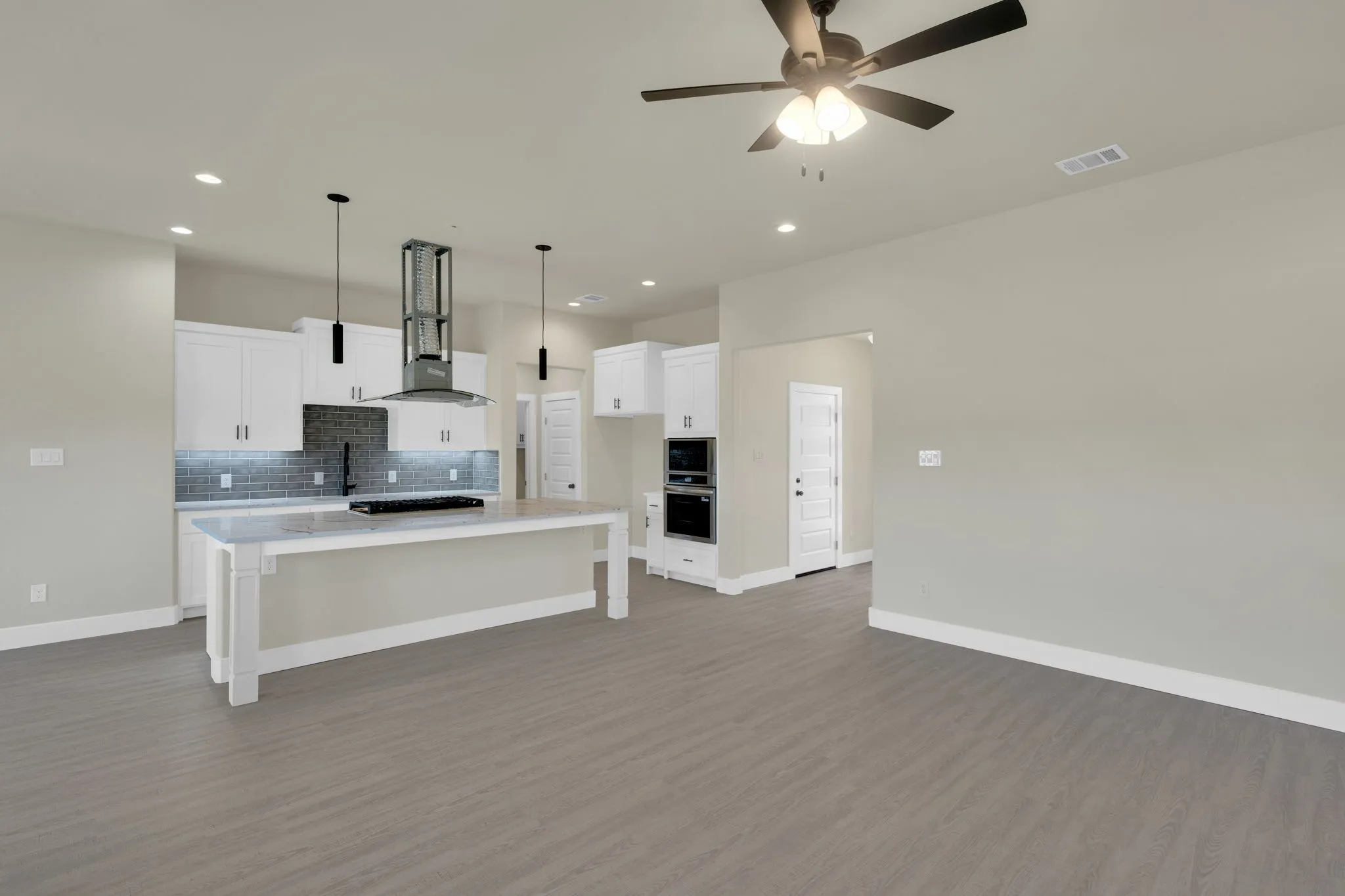Single Family Residence For Sale in Ellis County , 530 E Lamar Street, Palmer, Texas 75152, 4 Bedrooms, 2 Bathrooms, 2 Garage spaces, 1,785 Sqft, built in 2025, New Construction - Incomplete, Price $375,000, mls#21200409, Real Estate Agent in Palmer, Homes For Sale in Ellis county, Homes For Sale in Palmer, Realtor in Palmer Texas, Real Estate Brokerage Independent Realty Texas, Luminita Cordes Realtor