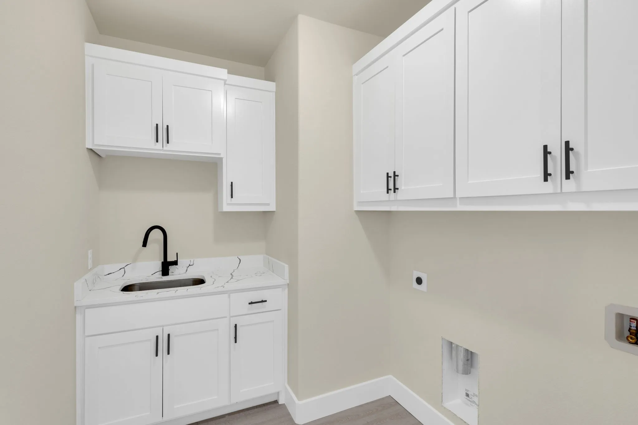 Single Family Residence For Sale in Ellis County , 530 E Lamar Street, Palmer, Texas 75152, 4 Bedrooms, 2 Bathrooms, 2 Garage spaces, 1,785 Sqft, built in 2025, New Construction - Incomplete, Price $375,000, mls#21200409, Real Estate Agent in Palmer, Homes For Sale in Ellis county, Homes For Sale in Palmer, Realtor in Palmer Texas, Real Estate Brokerage Independent Realty Texas, Luminita Cordes Realtor