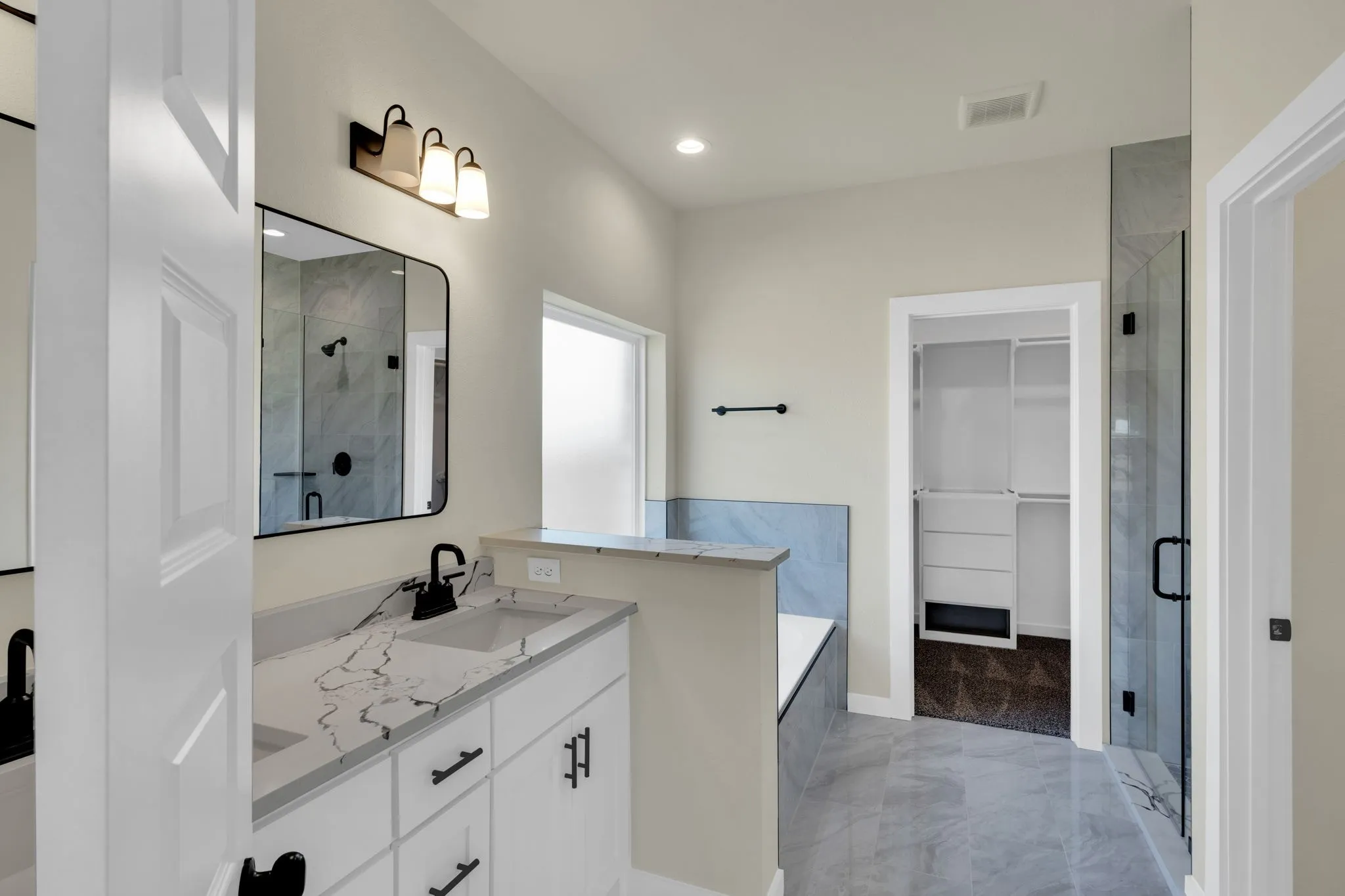 Single Family Residence For Sale in Ellis County , 530 E Lamar Street, Palmer, Texas 75152, 4 Bedrooms, 2 Bathrooms, 2 Garage spaces, 1,785 Sqft, built in 2025, New Construction - Incomplete, Price $375,000, mls#21200409, Real Estate Agent in Palmer, Homes For Sale in Ellis county, Homes For Sale in Palmer, Realtor in Palmer Texas, Real Estate Brokerage Independent Realty Texas, Luminita Cordes Realtor