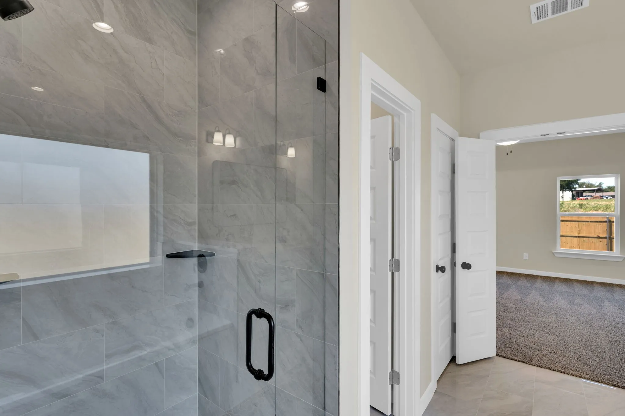Single Family Residence For Sale in Ellis County , 530 E Lamar Street, Palmer, Texas 75152, 4 Bedrooms, 2 Bathrooms, 2 Garage spaces, 1,785 Sqft, built in 2025, New Construction - Incomplete, Price $375,000, mls#21200409, Real Estate Agent in Palmer, Homes For Sale in Ellis county, Homes For Sale in Palmer, Realtor in Palmer Texas, Real Estate Brokerage Independent Realty Texas, Luminita Cordes Realtor