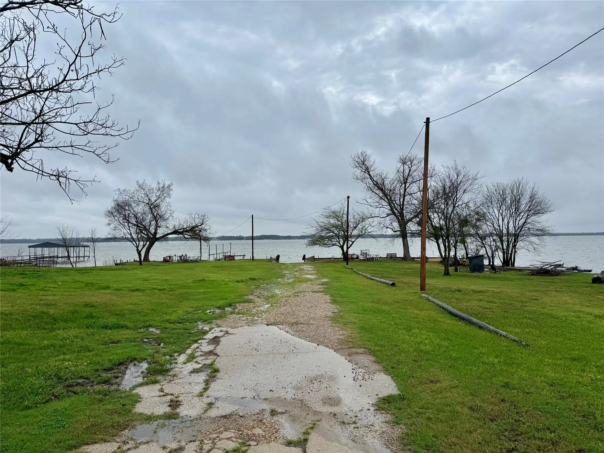 Walking distance from lakefront community park