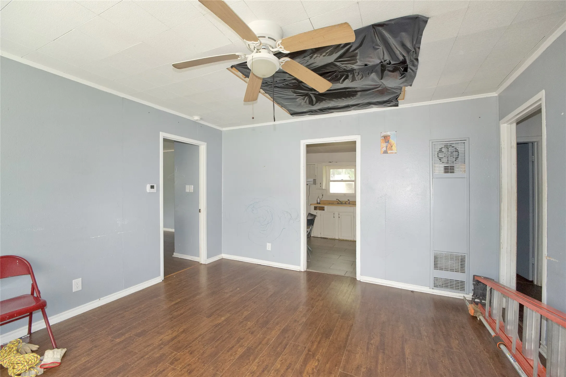 Single Family Residence For Sale in Grayson County , 1429 S Elm, Sherman, Texas 75090, 3 Bedroom, 2 Bathroom, Garage spaces, 1,088 Sqft, built in 1940, mls#21198367, Real Estate Agent in Sherman, Homes For Sale in Grayson county, Homes For Sale in Sherman, Realtor in Sherman Texas, Real Estate Brokerage Independent Realty Texas, Luminita Cordes Realtor