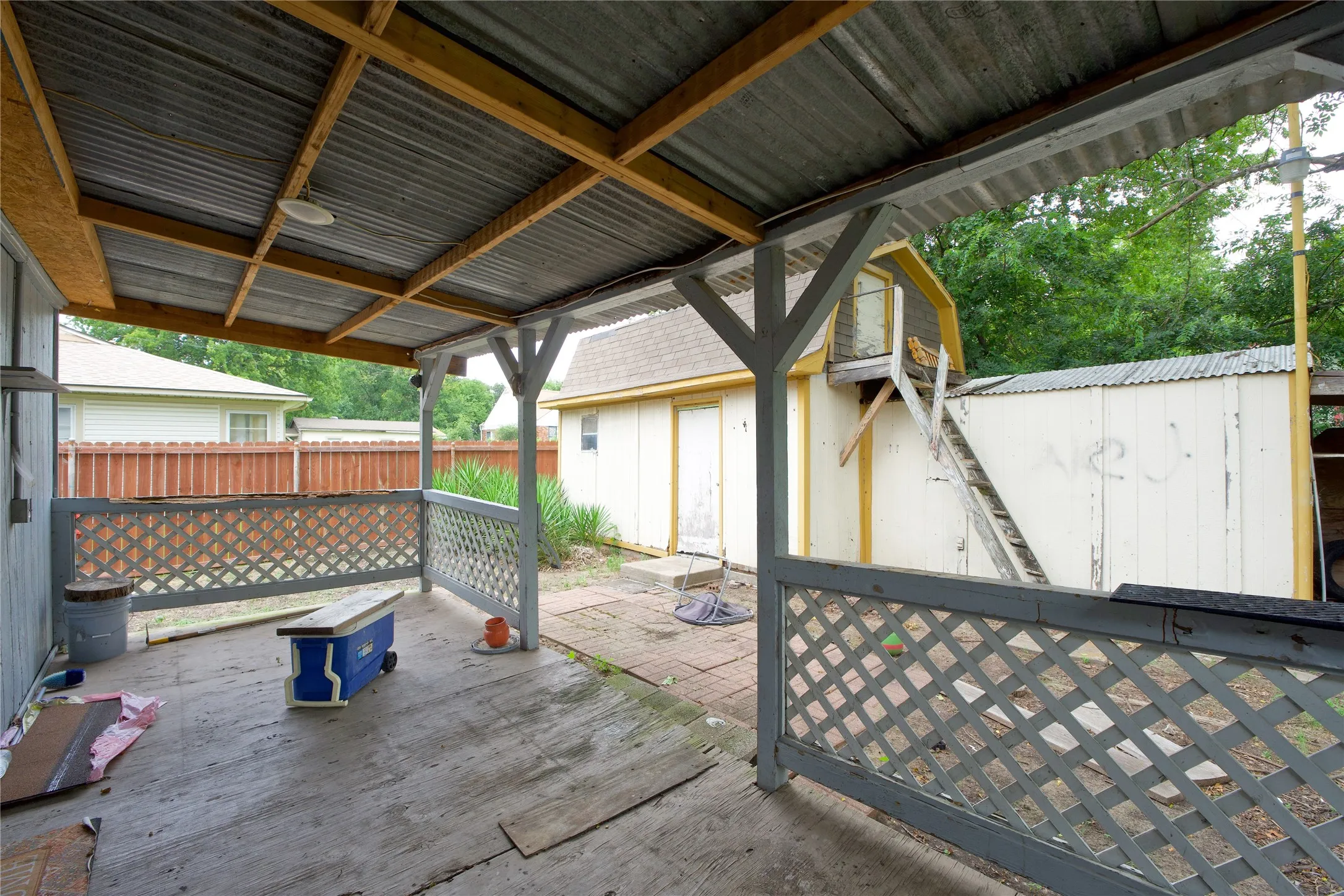 Single Family Residence For Sale in Grayson County , 1429 S Elm, Sherman, Texas 75090, 3 Bedroom, 2 Bathroom, Garage spaces, 1,088 Sqft, built in 1940, mls#21198367, Real Estate Agent in Sherman, Homes For Sale in Grayson county, Homes For Sale in Sherman, Realtor in Sherman Texas, Real Estate Brokerage Independent Realty Texas, Luminita Cordes Realtor