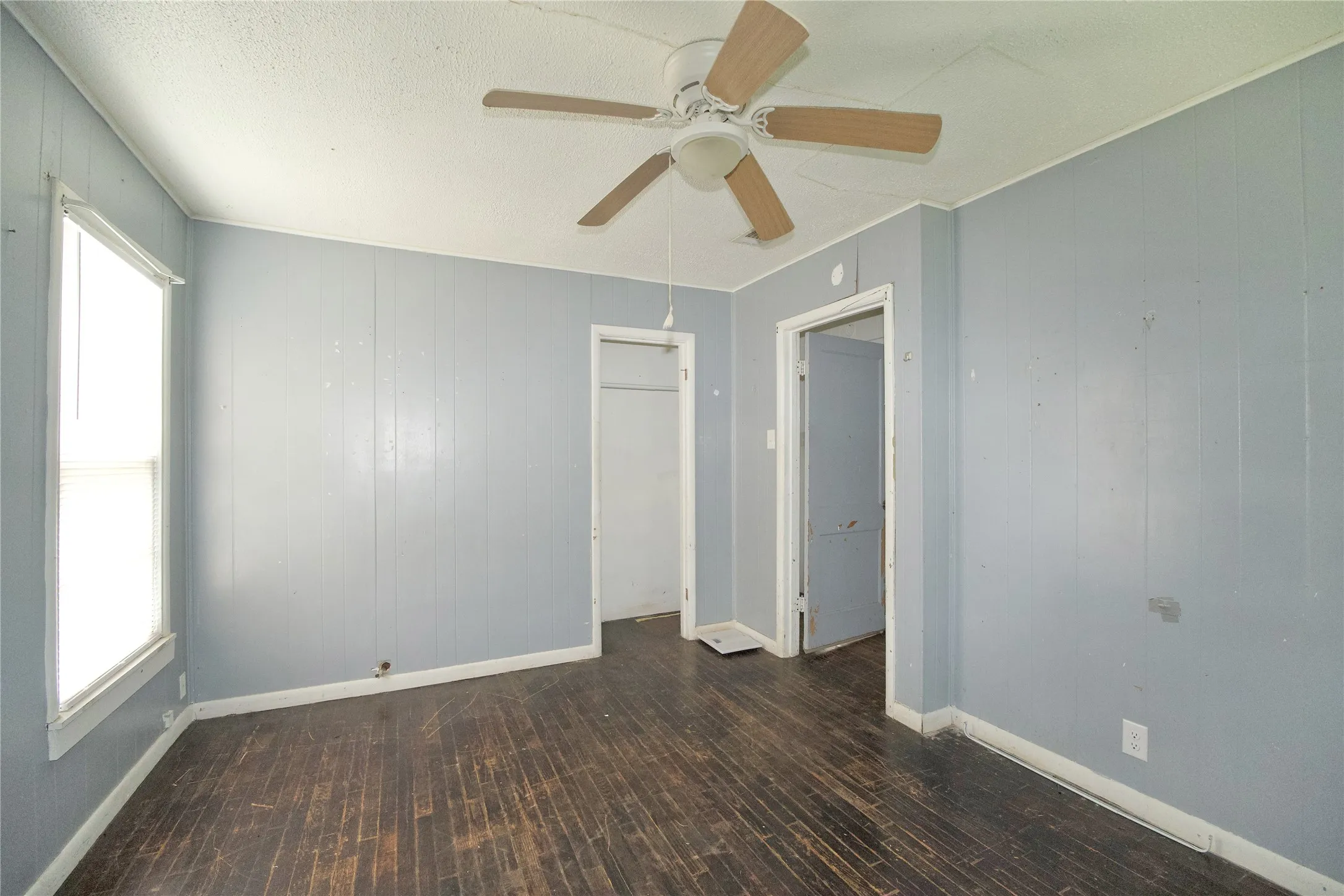 Single Family Residence For Sale in Grayson County , 1429 S Elm, Sherman, Texas 75090, 3 Bedroom, 2 Bathroom, Garage spaces, 1,088 Sqft, built in 1940, mls#21198367, Real Estate Agent in Sherman, Homes For Sale in Grayson county, Homes For Sale in Sherman, Realtor in Sherman Texas, Real Estate Brokerage Independent Realty Texas, Luminita Cordes Realtor