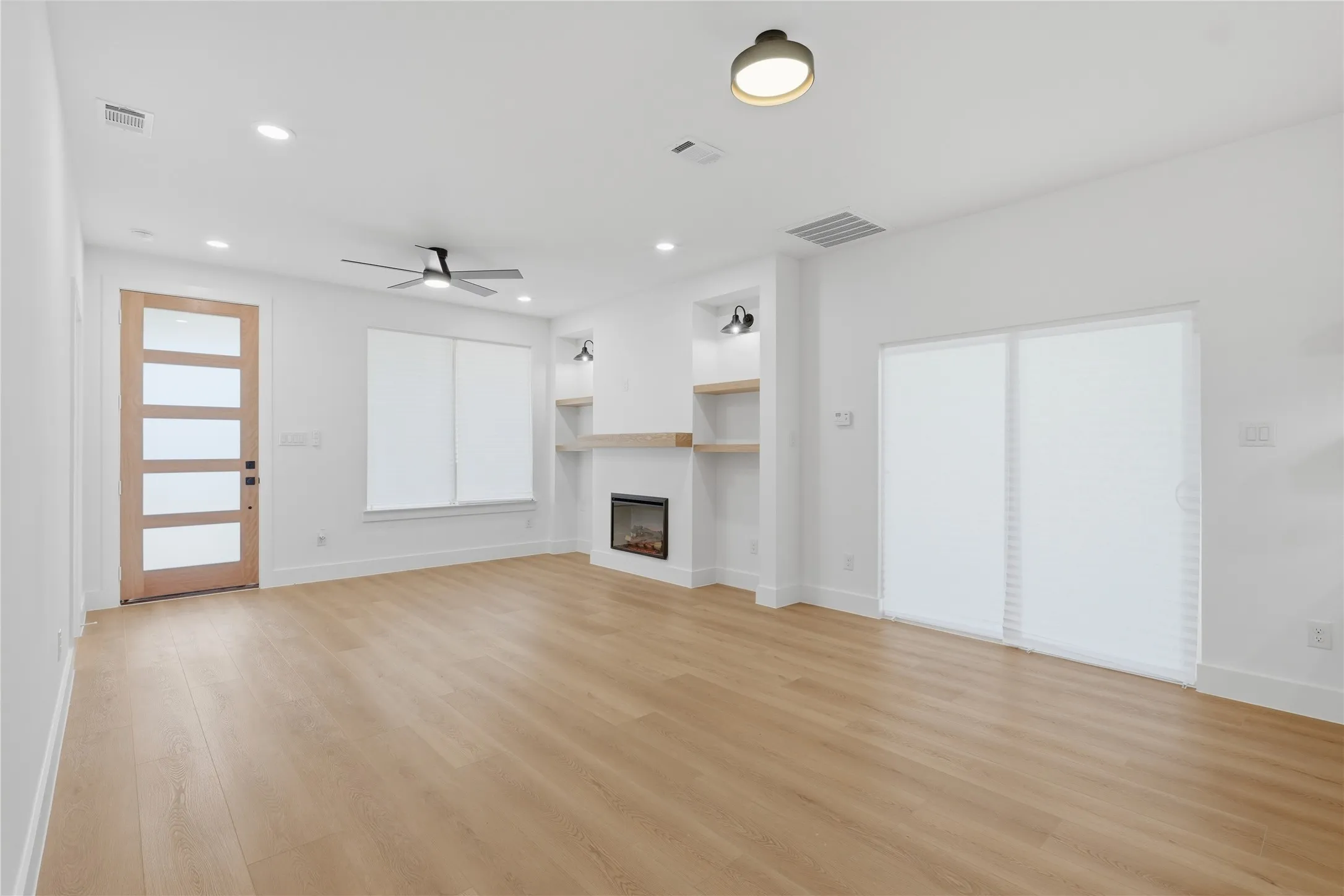Single Family Residence For Sale in Dallas County , 4222 Copeland Street, Dallas, Texas 75210, 3 Bedroom, 2 Bathroom, Garage spaces, 1,320 Sqft, built in 2026, mls#21199517, Real Estate Agent in Dallas, Homes For Sale in Dallas county, Homes For Sale in Dallas, Realtor in Dallas Texas, Real Estate Brokerage Independent Realty Texas, Luminita Cordes Realtor
