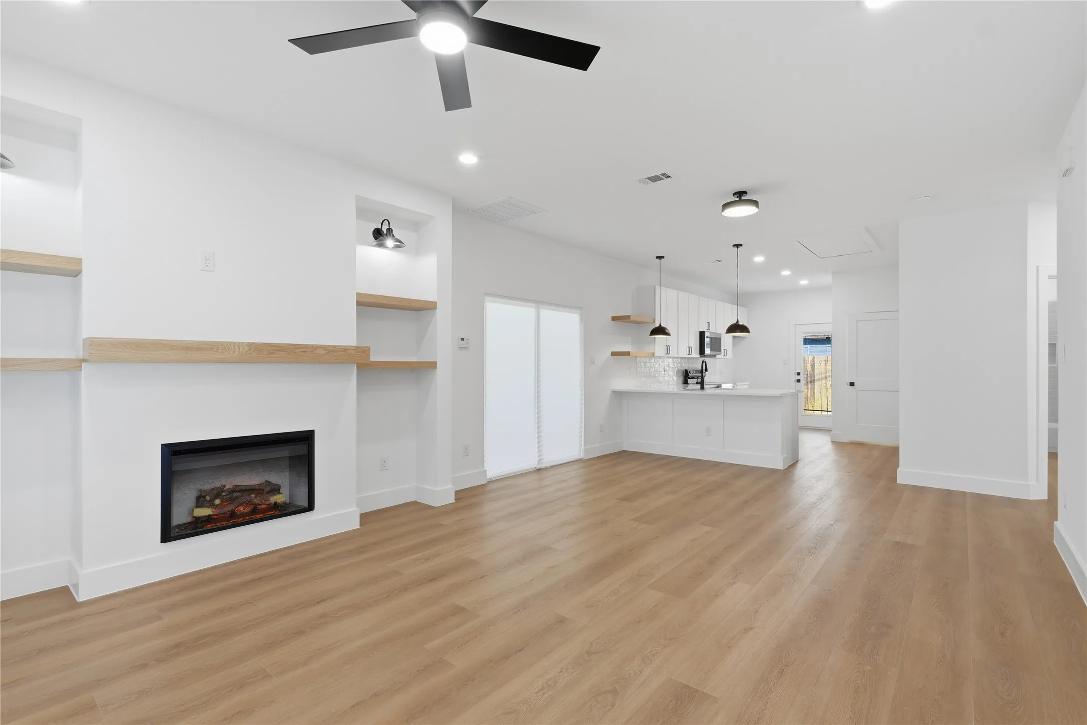 Single Family Residence For Sale in Dallas County , 4222 Copeland Street, Dallas, Texas 75210, 3 Bedroom, 2 Bathroom, Garage spaces, 1,320 Sqft, built in 2026, mls#21199517, Real Estate Agent in Dallas, Homes For Sale in Dallas county, Homes For Sale in Dallas, Realtor in Dallas Texas, Real Estate Brokerage Independent Realty Texas, Luminita Cordes Realtor