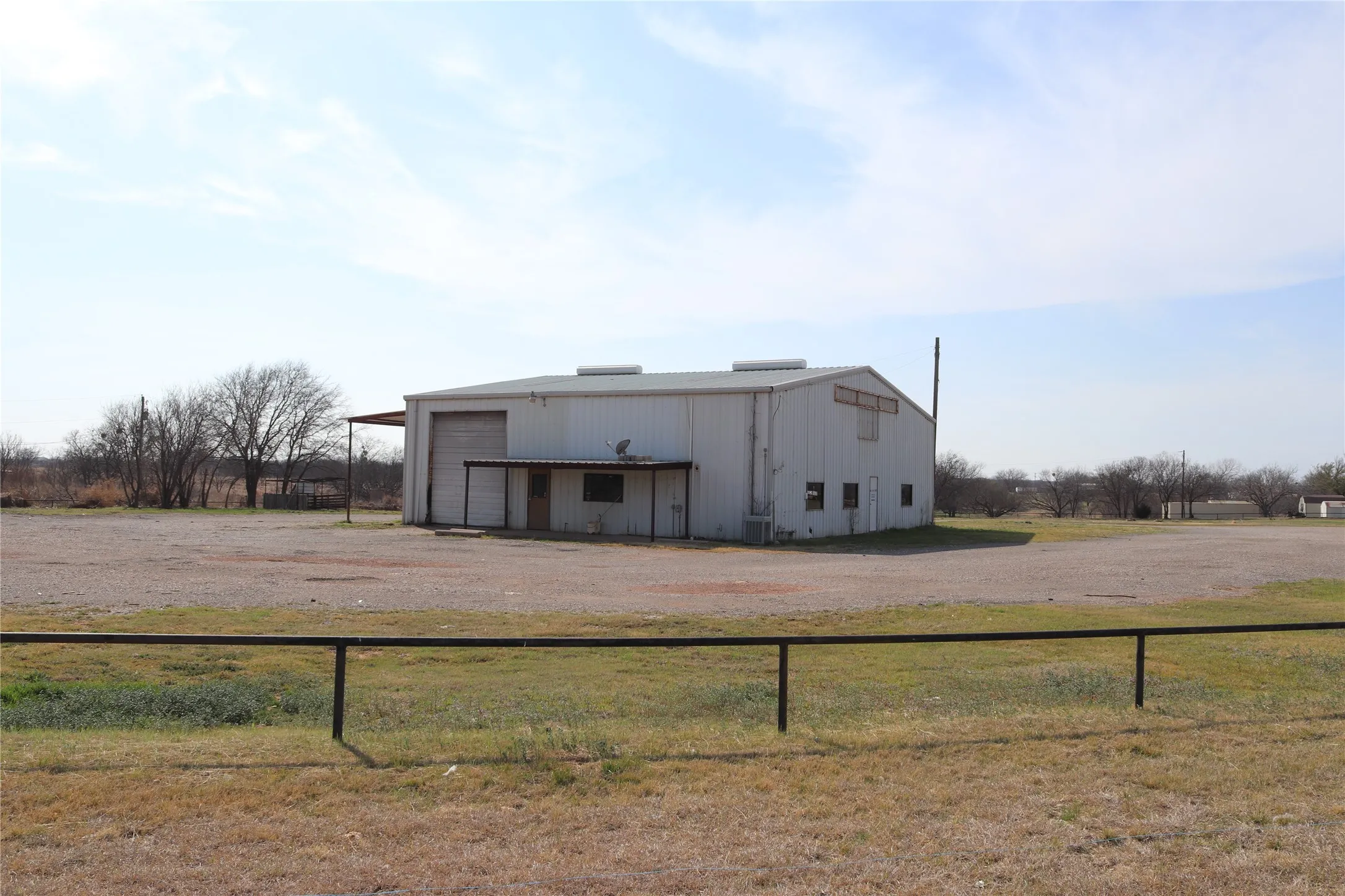 Business For Sale in Clay County , 604 US Highway 287 S, Henrietta, Texas 76365, 0, 0, Garage spaces, 0 Sqft, built in 1994, Preowned, Price $300,000, mls#21201655, Real Estate Agent in Henrietta, Homes For Sale in Clay county, Homes For Sale in Henrietta, Realtor in Henrietta Texas, Real Estate Brokerage Independent Realty Texas, Luminita Cordes Realtor