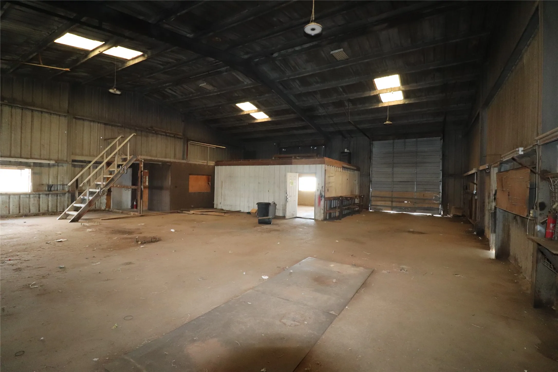 Business For Sale in Clay County , 604 US Highway 287 S, Henrietta, Texas 76365, 0, 0, Garage spaces, 0 Sqft, built in 1994, Preowned, Price $300,000, mls#21201655, Real Estate Agent in Henrietta, Homes For Sale in Clay county, Homes For Sale in Henrietta, Realtor in Henrietta Texas, Real Estate Brokerage Independent Realty Texas, Luminita Cordes Realtor