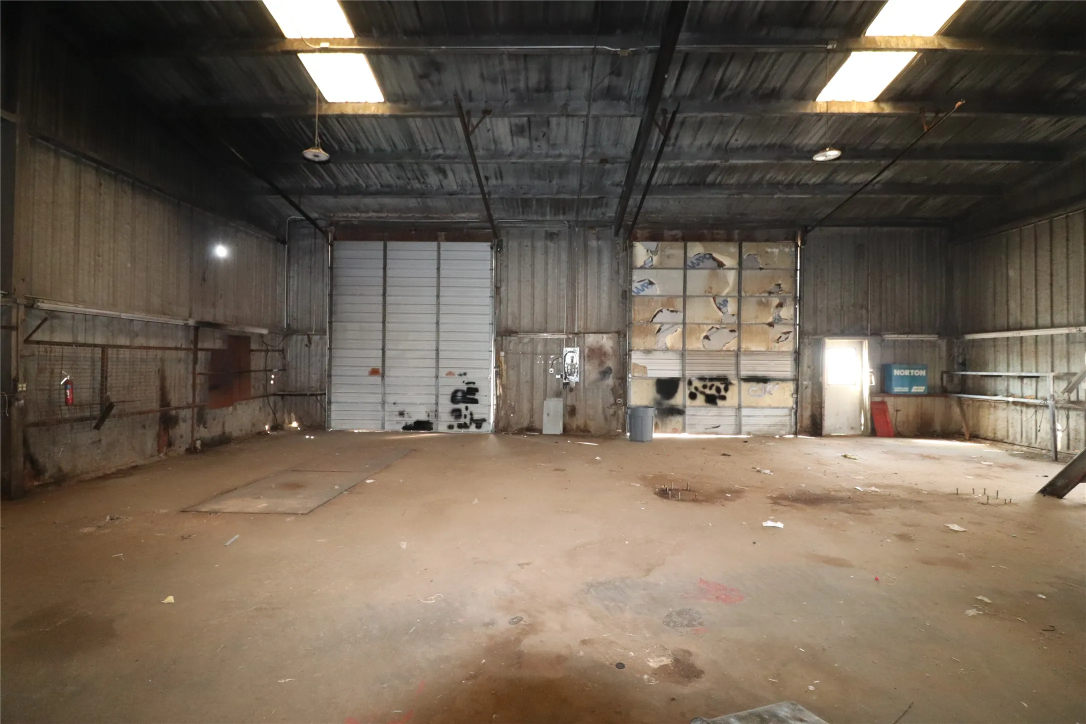 Business For Sale in Clay County , 604 US Highway 287 S, Henrietta, Texas 76365, 0, 0, Garage spaces, 0 Sqft, built in 1994, Preowned, Price $300,000, mls#21201655, Real Estate Agent in Henrietta, Homes For Sale in Clay county, Homes For Sale in Henrietta, Realtor in Henrietta Texas, Real Estate Brokerage Independent Realty Texas, Luminita Cordes Realtor