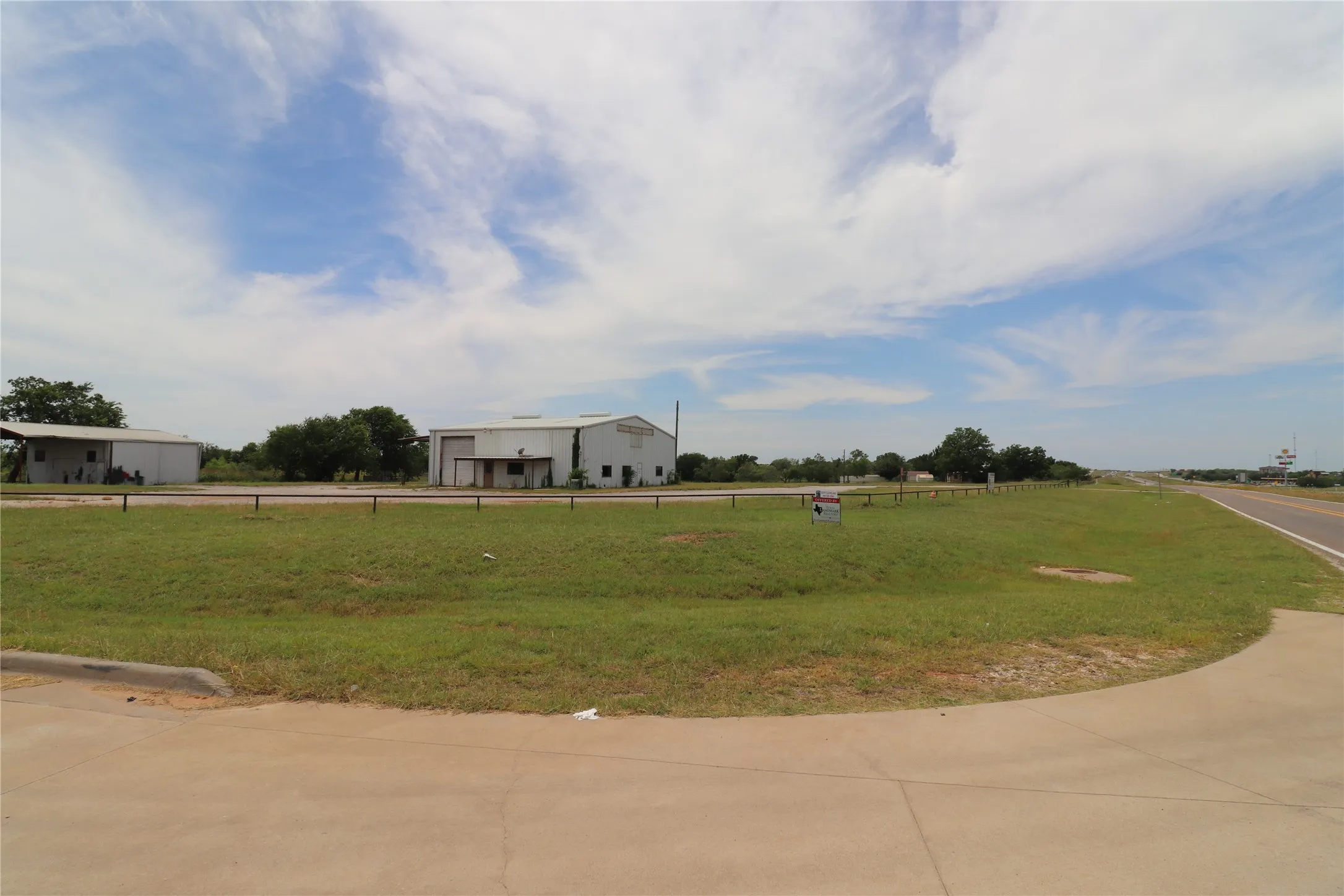 Business For Sale in Clay County , 604 US Highway 287 S, Henrietta, Texas 76365, 0, 0, Garage spaces, 0 Sqft, built in 1994, Preowned, Price $300,000, mls#21201655, Real Estate Agent in Henrietta, Homes For Sale in Clay county, Homes For Sale in Henrietta, Realtor in Henrietta Texas, Real Estate Brokerage Independent Realty Texas, Luminita Cordes Realtor