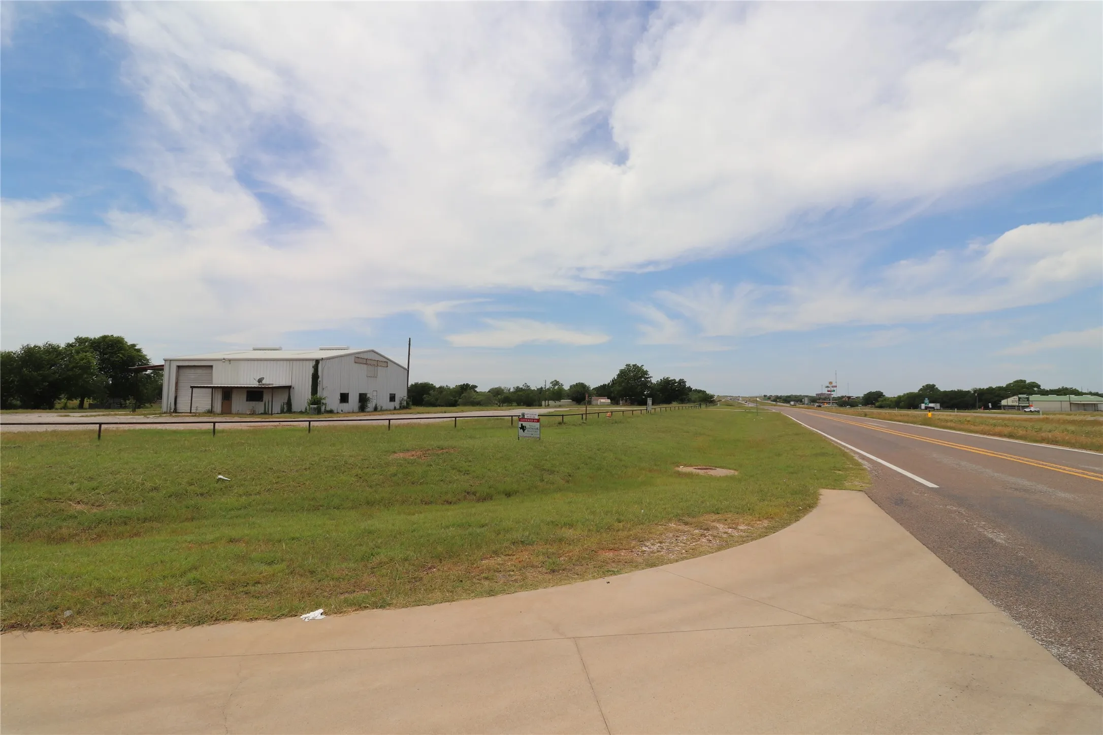 Business For Sale in Clay County , 604 US Highway 287 S, Henrietta, Texas 76365, 0, 0, Garage spaces, 0 Sqft, built in 1994, Preowned, Price $300,000, mls#21201655, Real Estate Agent in Henrietta, Homes For Sale in Clay county, Homes For Sale in Henrietta, Realtor in Henrietta Texas, Real Estate Brokerage Independent Realty Texas, Luminita Cordes Realtor