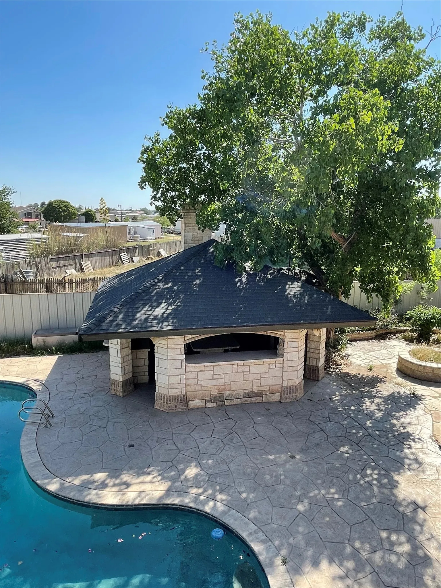 Single Family Residence For Sale in Midland County , 5122 S COUNTY ROAD 1183, Midland, Texas 79706, 4 Bedrooms, 4 Bathrooms, 10 Garage spaces, 3,850 Sqft, built in 2000, Price $499,000, mls#21201662, Real Estate Agent in Midland, Homes For Sale in Midland county, Homes For Sale in Midland, Realtor in Midland Texas, Real Estate Brokerage Independent Realty Texas, Luminita Cordes Realtor