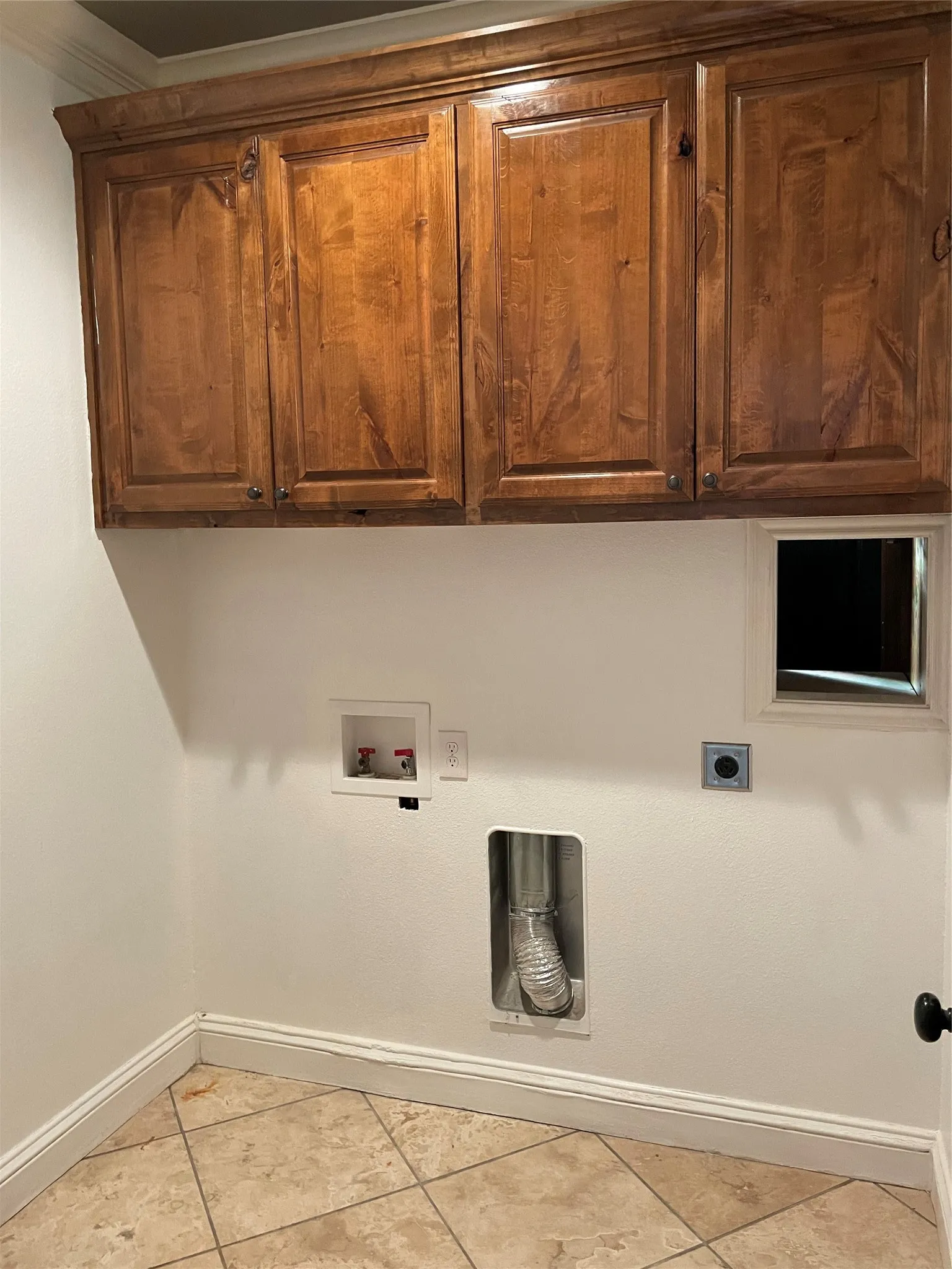Single Family Residence For Sale in Midland County , 5122 S COUNTY ROAD 1183, Midland, Texas 79706, 4 Bedrooms, 4 Bathrooms, 10 Garage spaces, 3,850 Sqft, built in 2000, Price $499,000, mls#21201662, Real Estate Agent in Midland, Homes For Sale in Midland county, Homes For Sale in Midland, Realtor in Midland Texas, Real Estate Brokerage Independent Realty Texas, Luminita Cordes Realtor