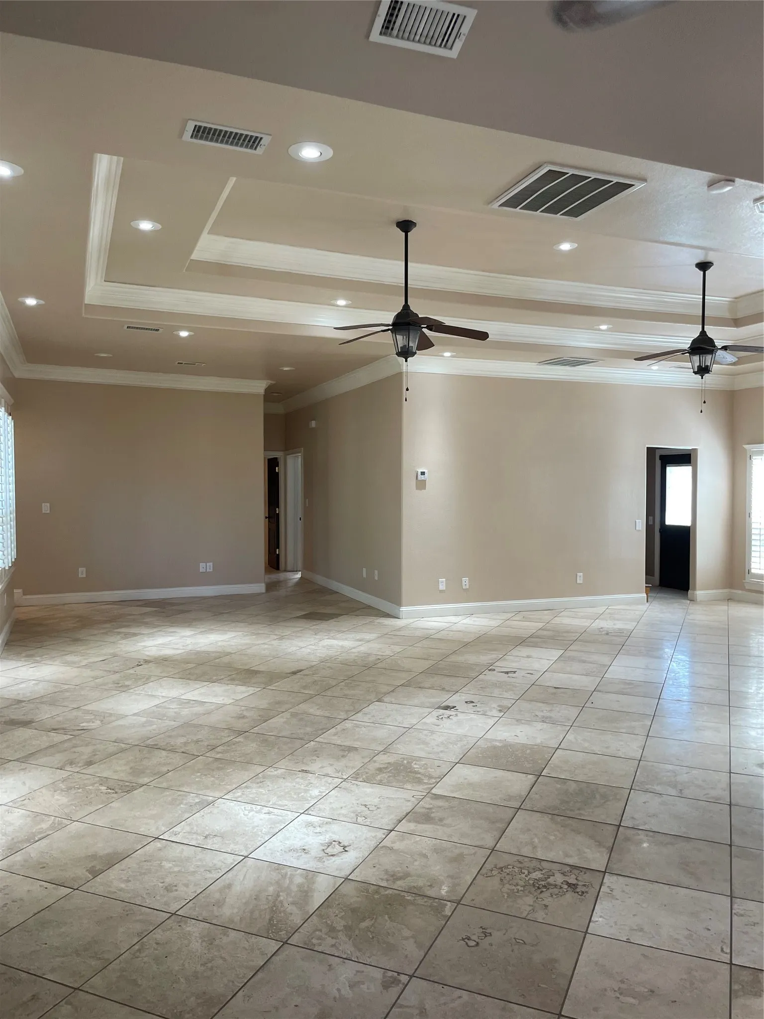 Single Family Residence For Sale in Midland County , 5122 S COUNTY ROAD 1183, Midland, Texas 79706, 4 Bedrooms, 4 Bathrooms, 10 Garage spaces, 3,850 Sqft, built in 2000, Price $499,000, mls#21201662, Real Estate Agent in Midland, Homes For Sale in Midland county, Homes For Sale in Midland, Realtor in Midland Texas, Real Estate Brokerage Independent Realty Texas, Luminita Cordes Realtor