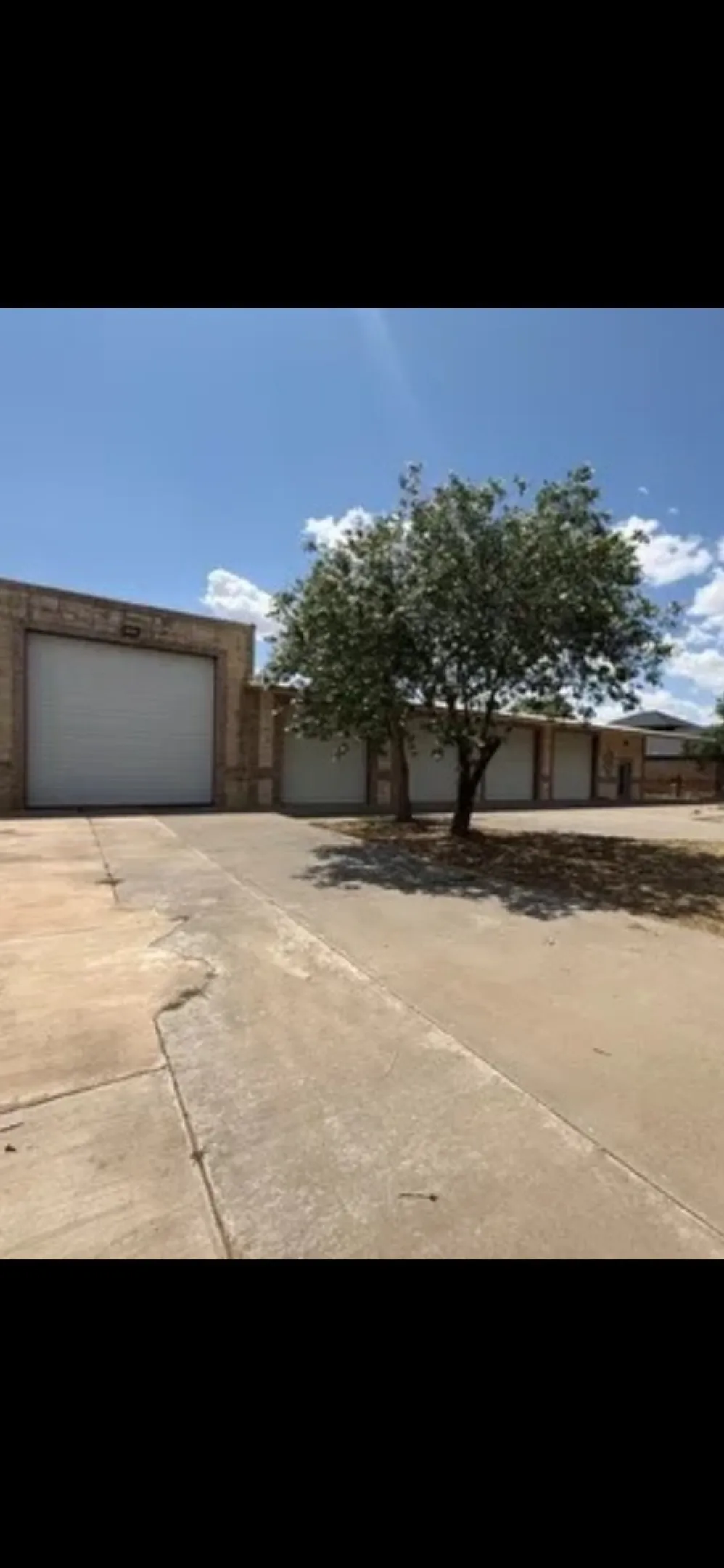 Single Family Residence For Sale in Midland County , 5122 S COUNTY ROAD 1183, Midland, Texas 79706, 4 Bedrooms, 4 Bathrooms, 10 Garage spaces, 3,850 Sqft, built in 2000, Price $499,000, mls#21201662, Real Estate Agent in Midland, Homes For Sale in Midland county, Homes For Sale in Midland, Realtor in Midland Texas, Real Estate Brokerage Independent Realty Texas, Luminita Cordes Realtor