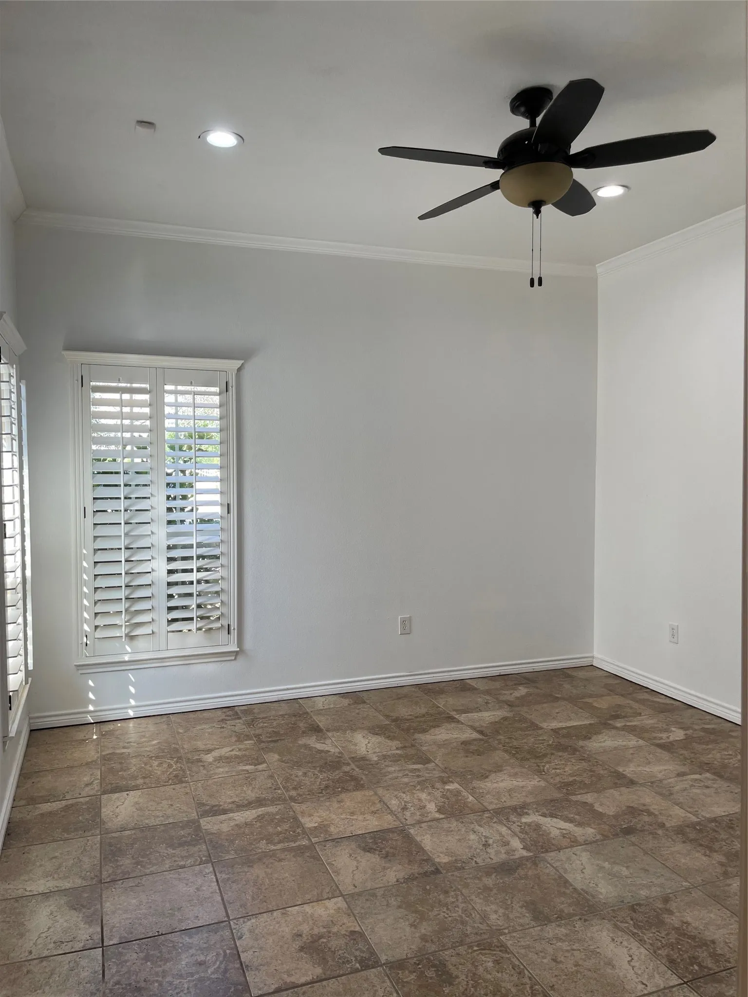 Single Family Residence For Sale in Midland County , 5122 S COUNTY ROAD 1183, Midland, Texas 79706, 4 Bedrooms, 4 Bathrooms, 10 Garage spaces, 3,850 Sqft, built in 2000, Price $499,000, mls#21201662, Real Estate Agent in Midland, Homes For Sale in Midland county, Homes For Sale in Midland, Realtor in Midland Texas, Real Estate Brokerage Independent Realty Texas, Luminita Cordes Realtor