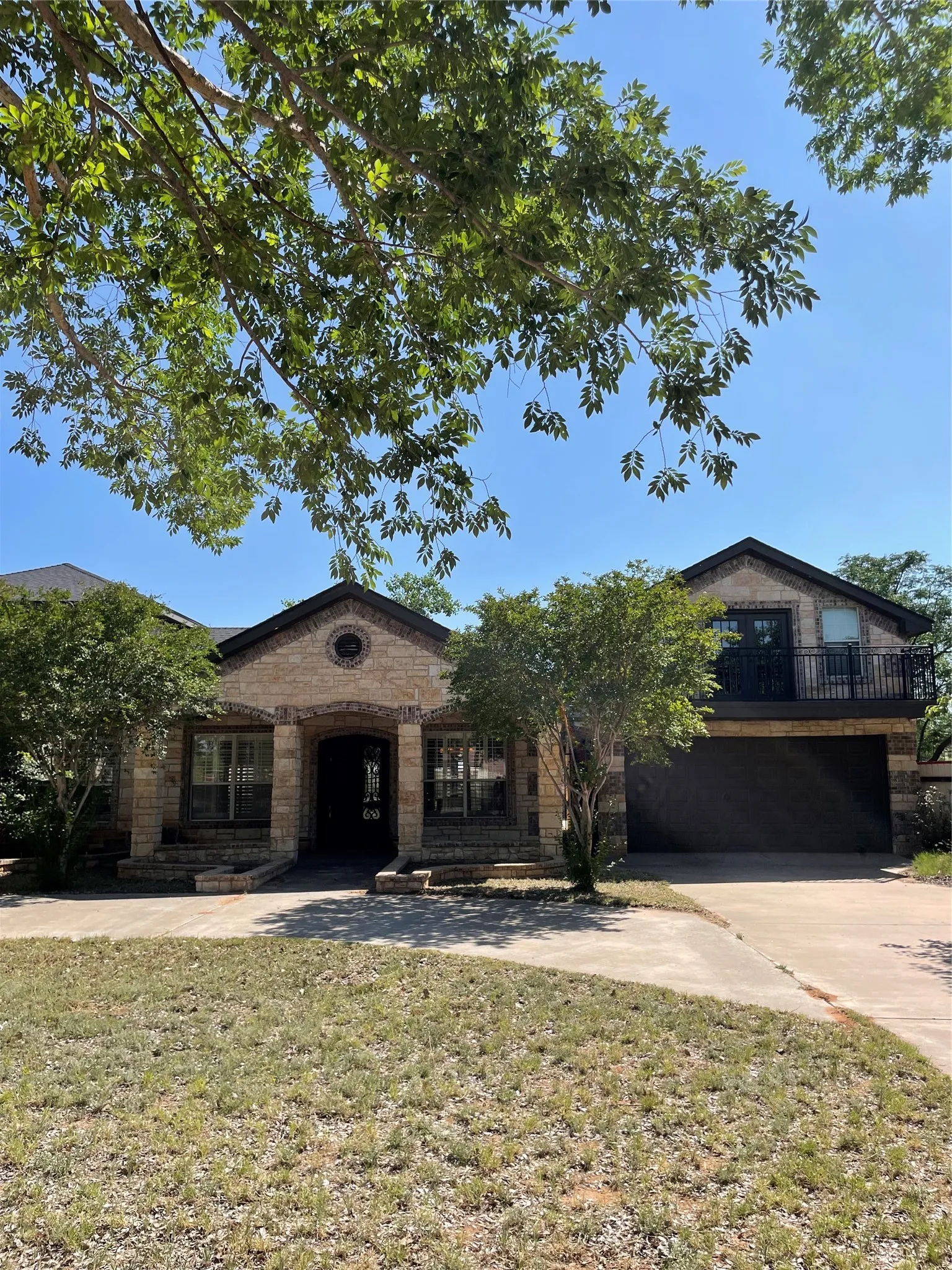 Single Family Residence For Sale in Midland County , 5122 S COUNTY ROAD 1183, Midland, Texas 79706, 4 Bedrooms, 4 Bathrooms, 10 Garage spaces, 3,850 Sqft, built in 2000, Price $499,000, mls#21201662, Real Estate Agent in Midland, Homes For Sale in Midland county, Homes For Sale in Midland, Realtor in Midland Texas, Real Estate Brokerage Independent Realty Texas, Luminita Cordes Realtor