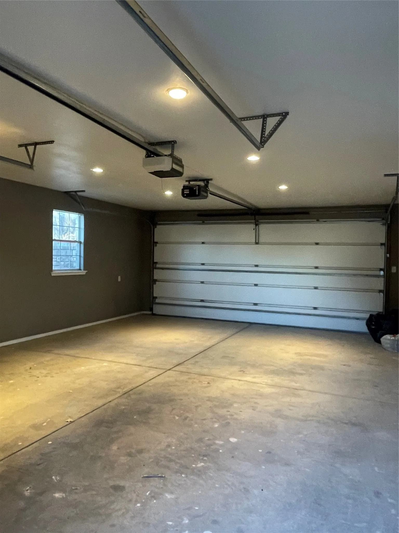Single Family Residence For Sale in Midland County , 5122 S COUNTY ROAD 1183, Midland, Texas 79706, 4 Bedrooms, 4 Bathrooms, 10 Garage spaces, 3,850 Sqft, built in 2000, Price $499,000, mls#21201662, Real Estate Agent in Midland, Homes For Sale in Midland county, Homes For Sale in Midland, Realtor in Midland Texas, Real Estate Brokerage Independent Realty Texas, Luminita Cordes Realtor