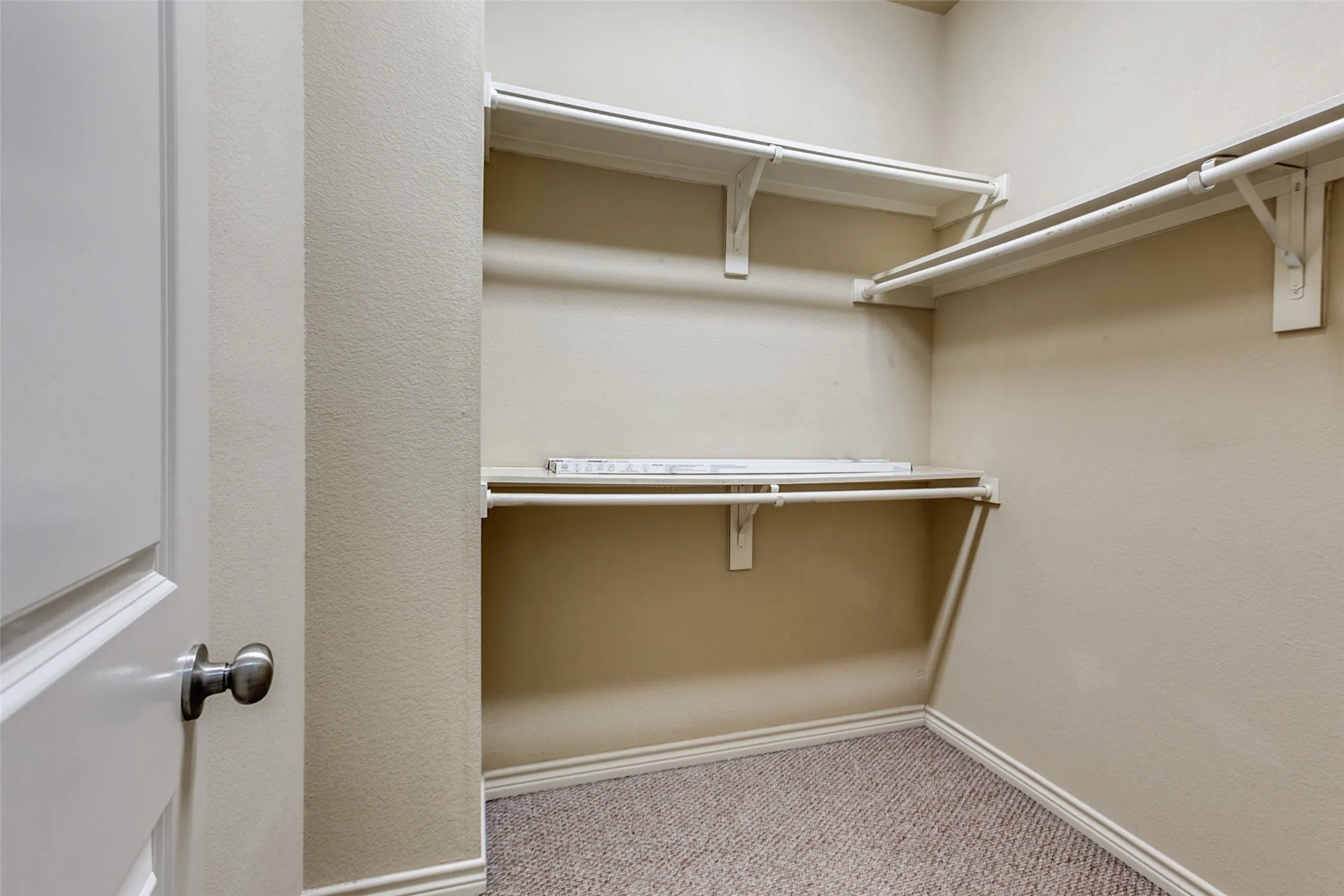 Townhouse For Sale in Collin County , 341 Metropolitan Drive, Plano, Texas 75023, 3 Bedrooms, 3 Bathrooms, 2 Garage spaces, 1,822 Sqft, built in 2005, Price $339,900, mls#21183003, Real Estate Agent in Plano, Homes For Sale in Collin county, Homes For Sale in Plano, Realtor in Plano Texas, Real Estate Brokerage Independent Realty Texas, Luminita Cordes Realtor
