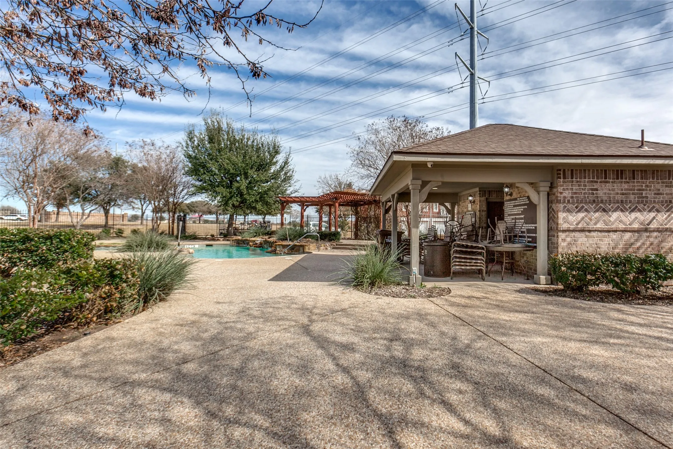 Townhouse For Sale in Collin County , 341 Metropolitan Drive, Plano, Texas 75023, 3 Bedrooms, 3 Bathrooms, 2 Garage spaces, 1,822 Sqft, built in 2005, Price $339,900, mls#21183003, Real Estate Agent in Plano, Homes For Sale in Collin county, Homes For Sale in Plano, Realtor in Plano Texas, Real Estate Brokerage Independent Realty Texas, Luminita Cordes Realtor