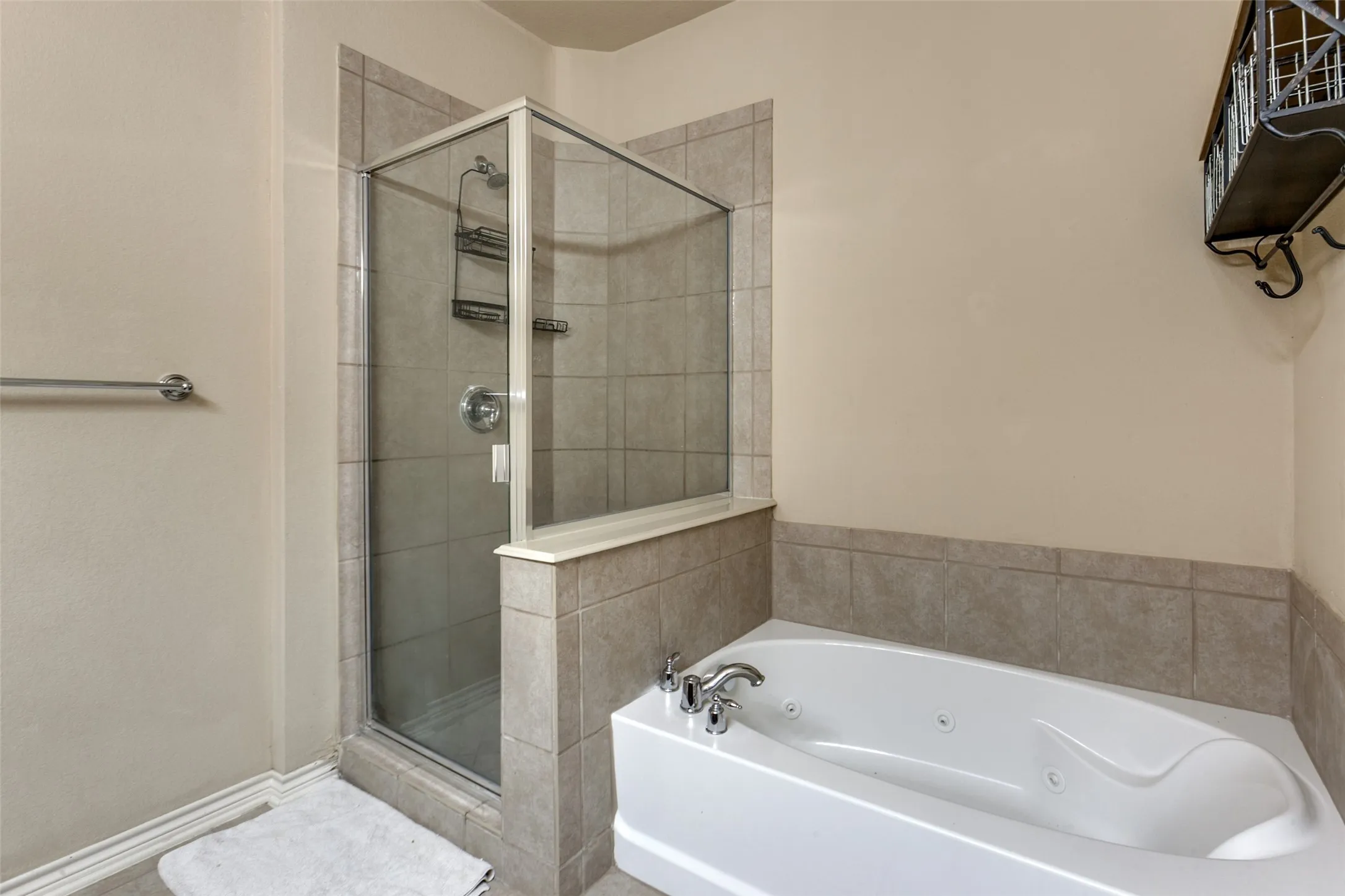 Townhouse For Sale in Collin County , 341 Metropolitan Drive, Plano, Texas 75023, 3 Bedrooms, 3 Bathrooms, 2 Garage spaces, 1,822 Sqft, built in 2005, Price $339,900, mls#21183003, Real Estate Agent in Plano, Homes For Sale in Collin county, Homes For Sale in Plano, Realtor in Plano Texas, Real Estate Brokerage Independent Realty Texas, Luminita Cordes Realtor